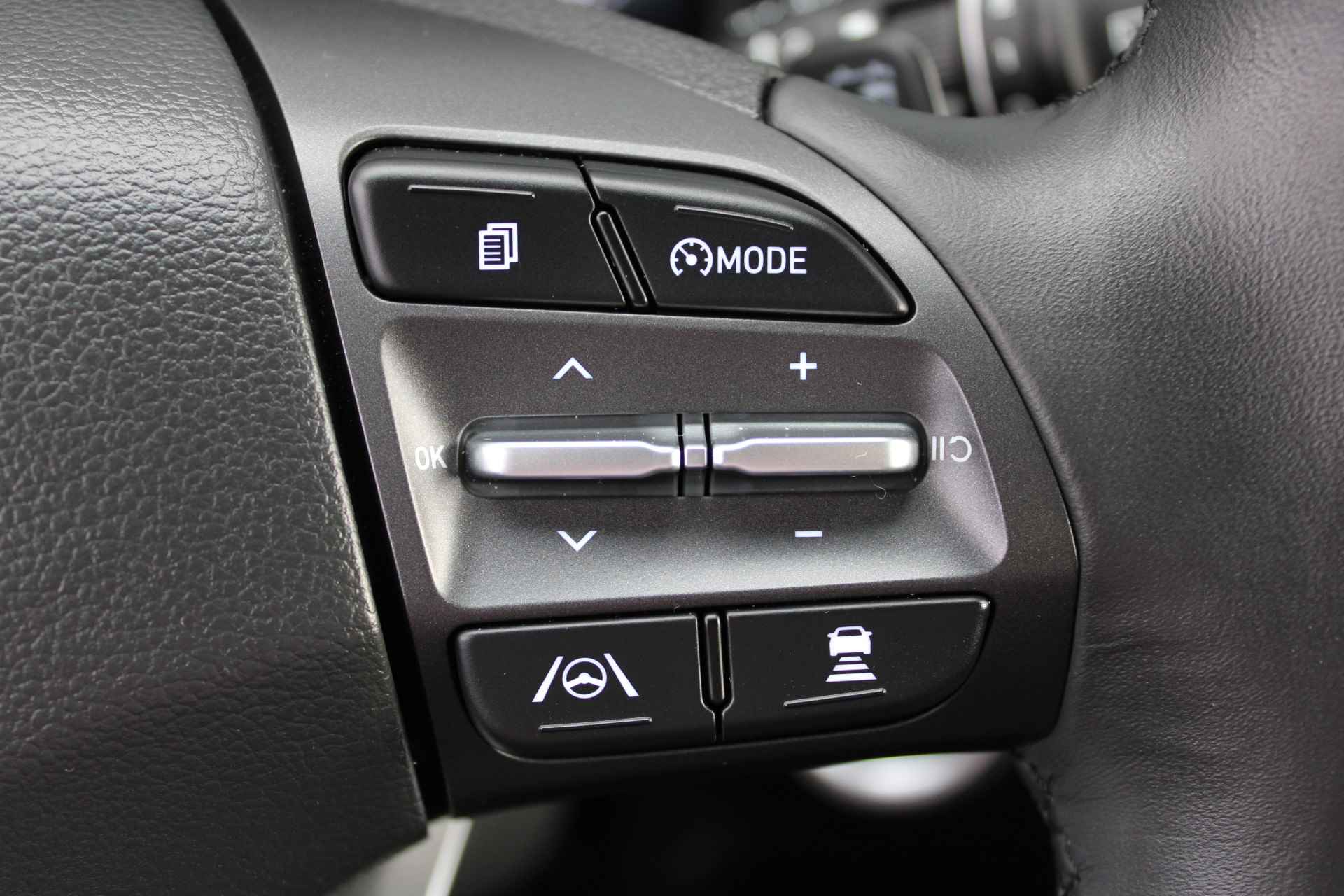 Hyundai KONA Electric 39 kWh 136pk Comfort Automaat | € 2.000,- Subsidie | Climate | Camera | Keyless | NL. Auto | Full Led | Navigatie | Krell Audio - 20/27