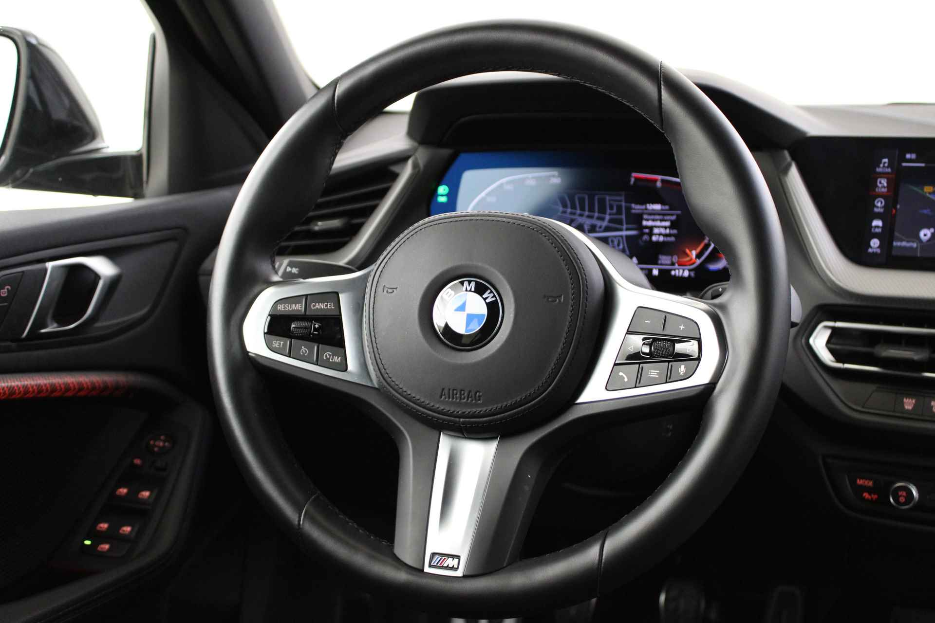 BMW 1-serie 118i M Sport / M sportstoelen / Comfort Access / LED / M Sportonderstel / Live Cockpit Professional - 15/49