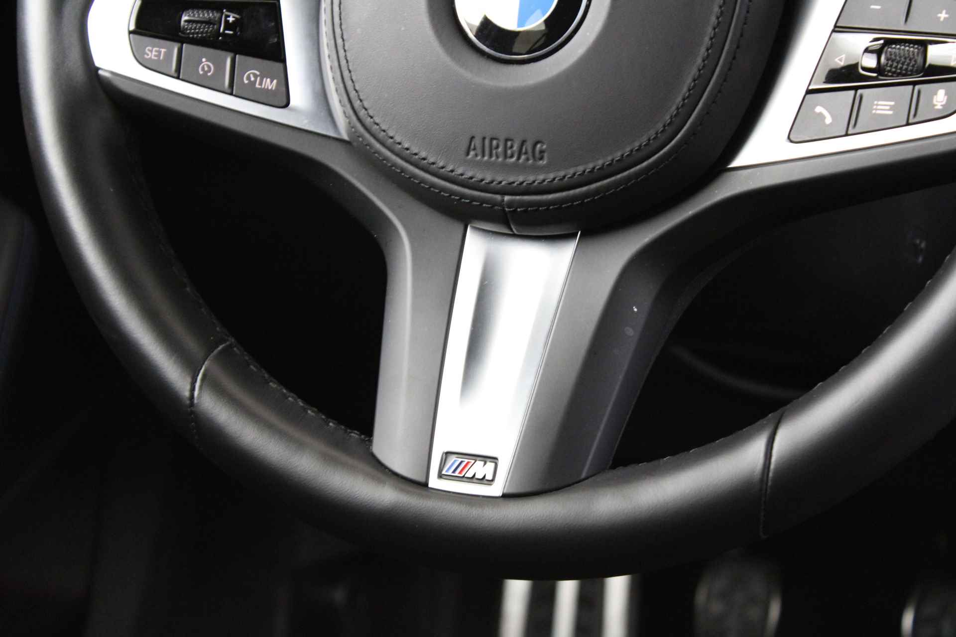 BMW 1-serie 118i M Sport / M sportstoelen / Comfort Access / LED / M Sportonderstel / Live Cockpit Professional - 18/49