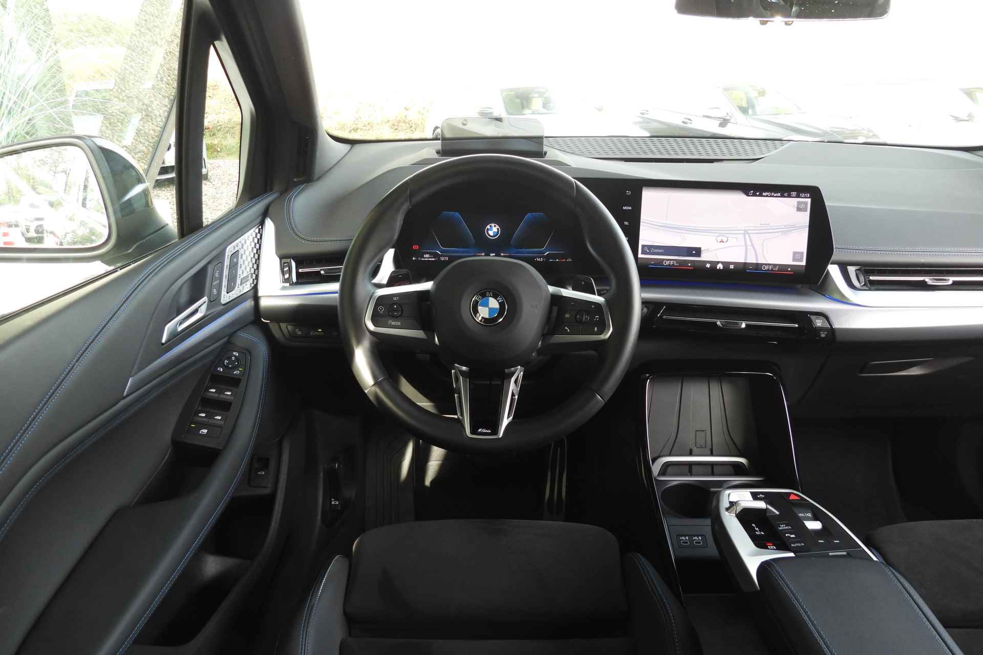 BMW 2 Serie Active Tourer 218i High Executive M Sport Automaat / Sportstoelen / Stoelverwarming / Adaptieve LED / Parking Assistant Plus / Head-Up / Harman Kardon / Live Cockpit Professional - 4/38