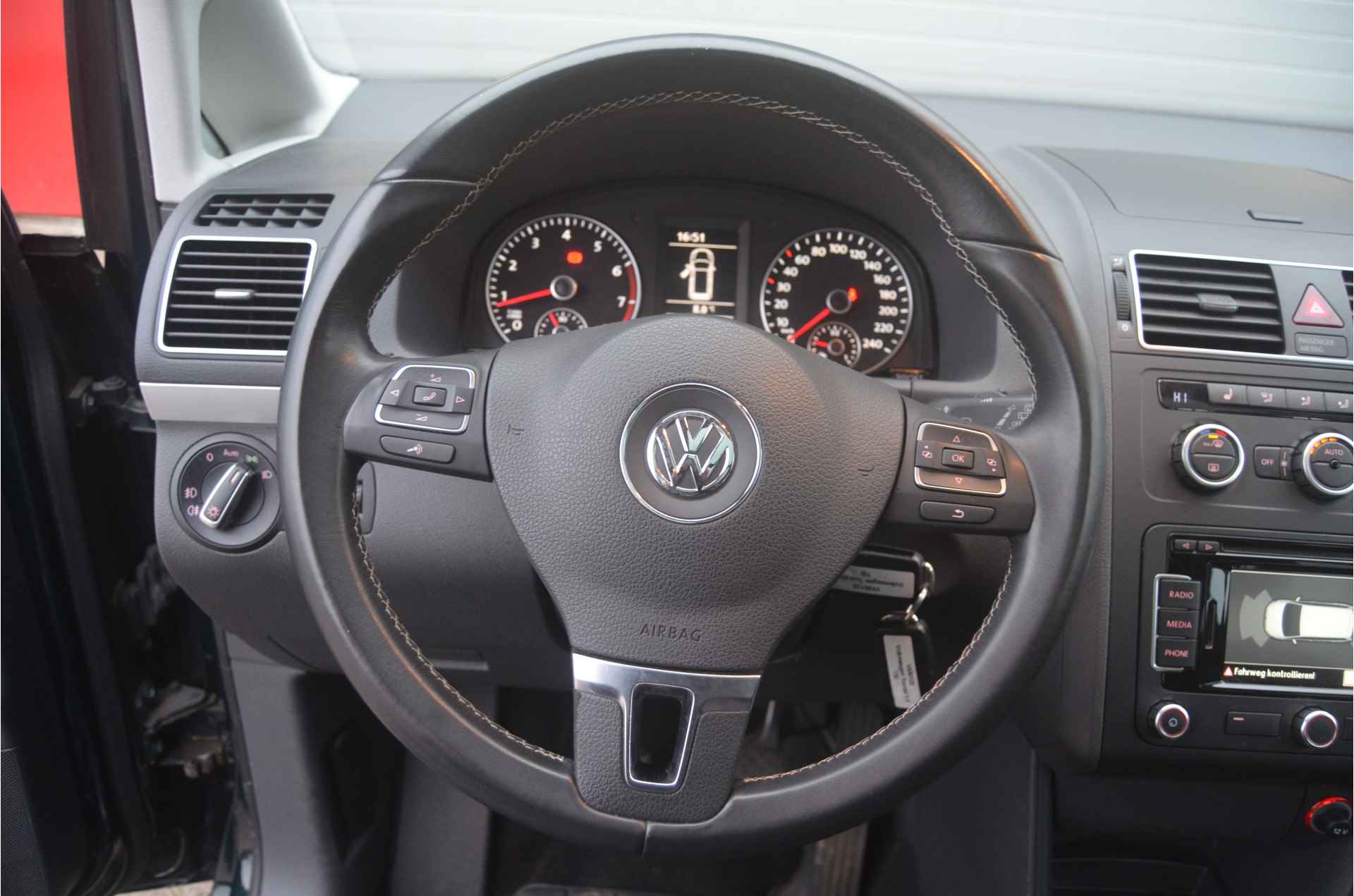 Volkswagen Touran 1.4 TSI cup.. trekhaak.. pano.. 12mnd. gar! - 13/61