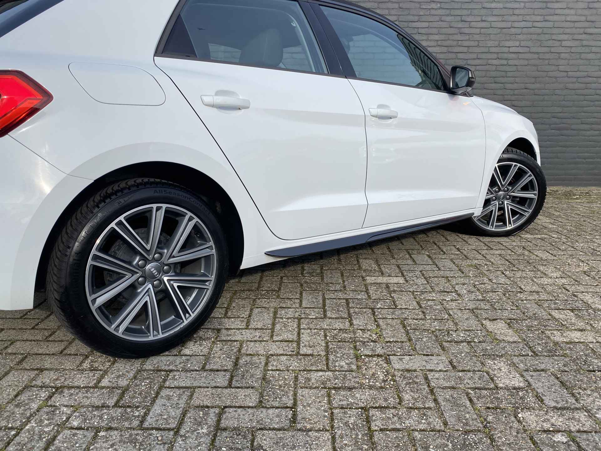 Audi A1 Sportback 25 TFSI Epic AUT. | 1e eigenaar | dealer onderhouden | apple carplay/android | two tone kleur | climate control - 11/41