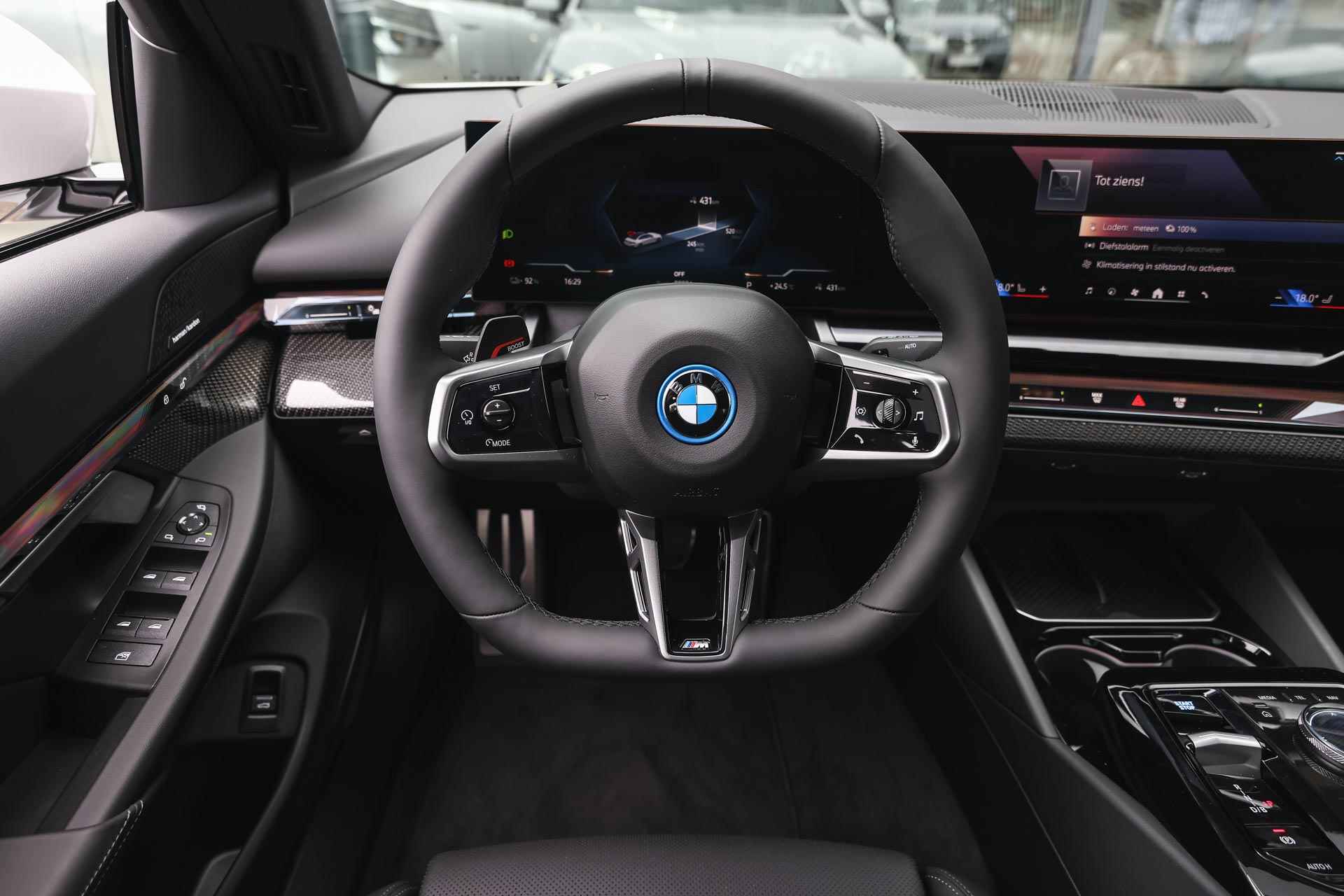 BMW i5 eDrive40 High Executive M Sport 84 kWh / Adaptieve LED / Parking Assistant Plus / Driving Assistant Professional / M Sportonderstel / Live Cockpit Professional - 4/38