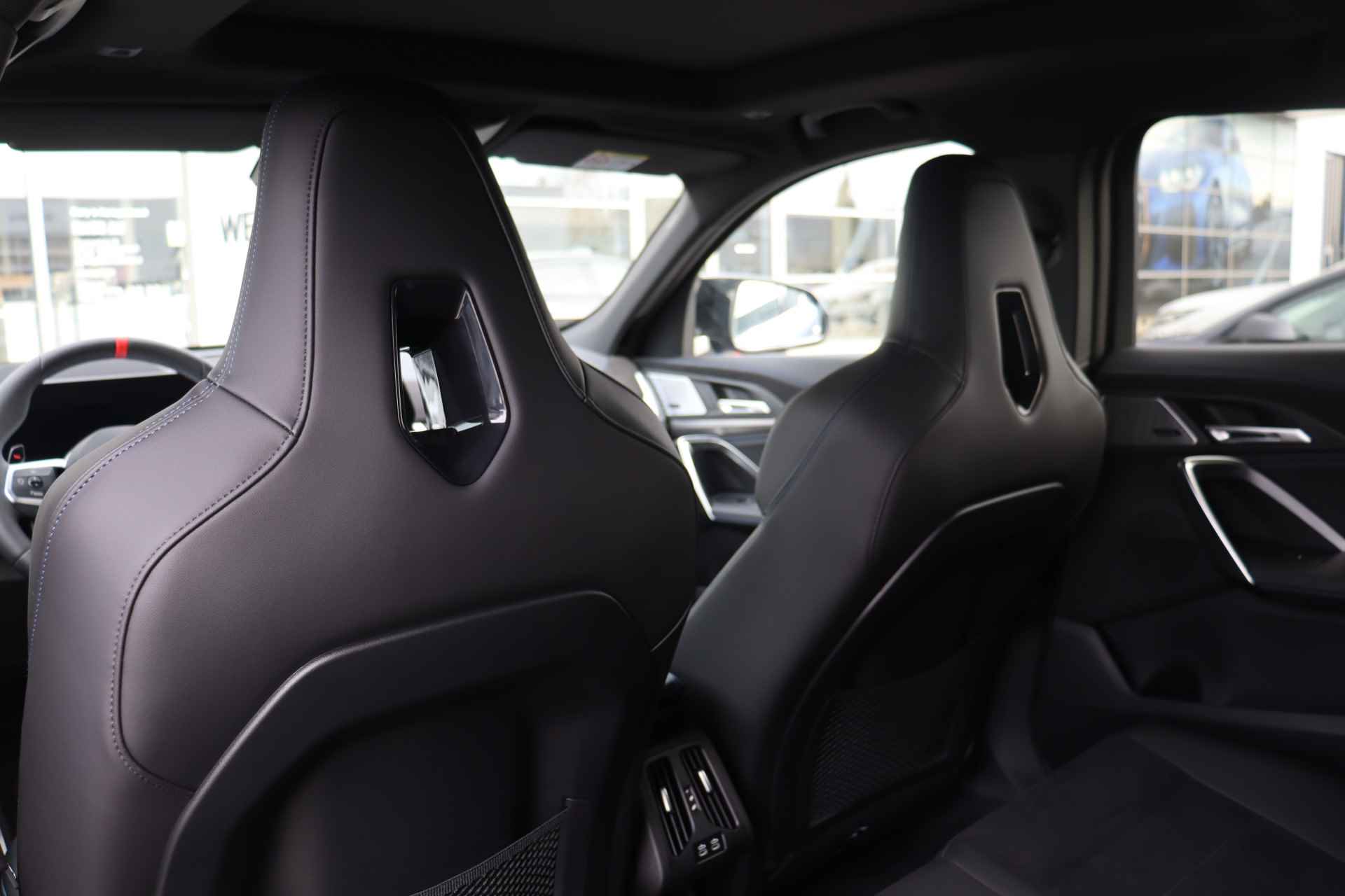 BMW X2 M35i xDrive High Executive Automaat / Panoramadak / M Sportstoelen / Adaptief M Onderstel / Parking Assistant Plus / Adaptieve LED / Driving Assistant Professional - 18/18