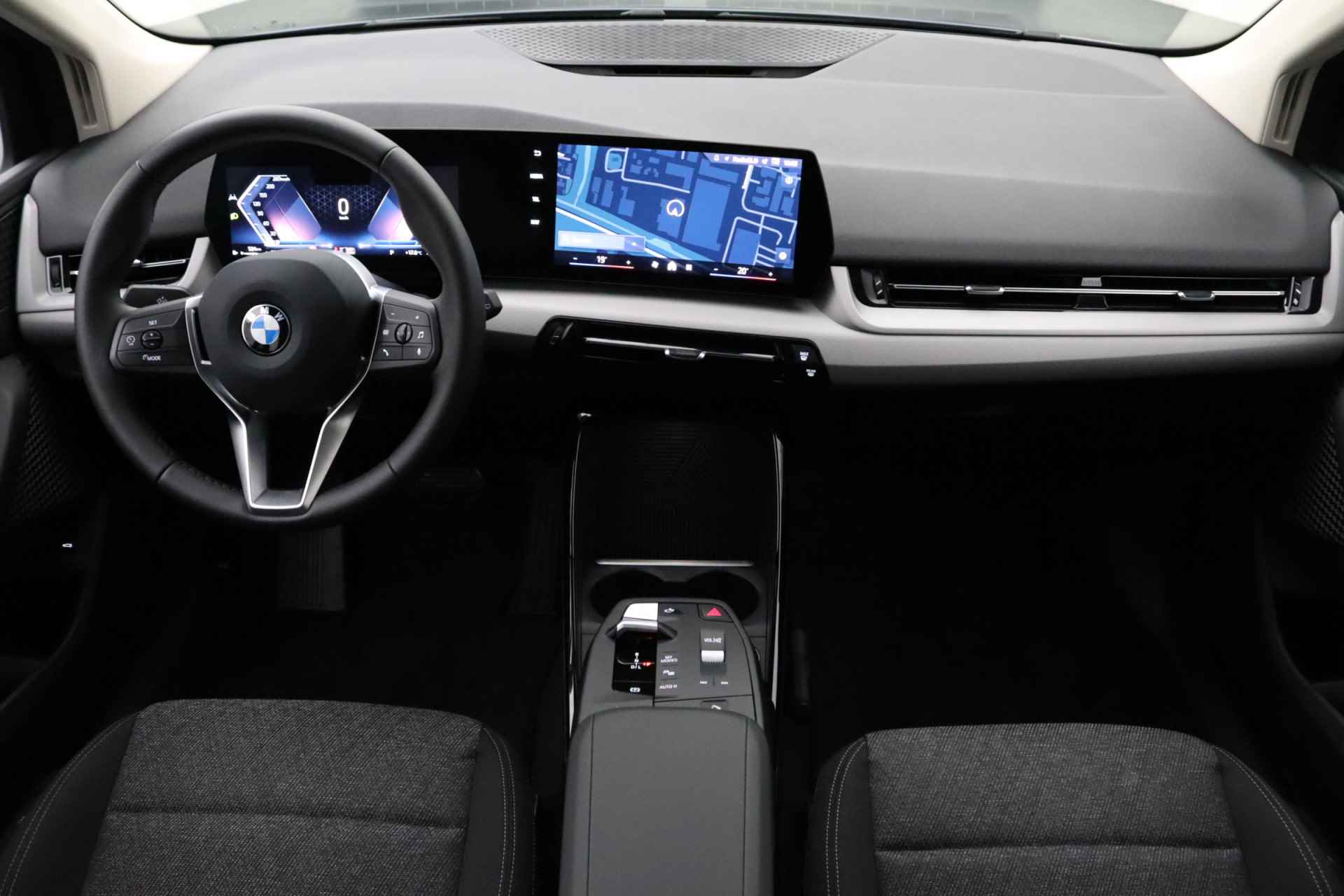 BMW 2 Serie Active Tourer 218i | Camera | Apple Carplay | Trekhaak | Digitaal display | LED koplampen - 2/31