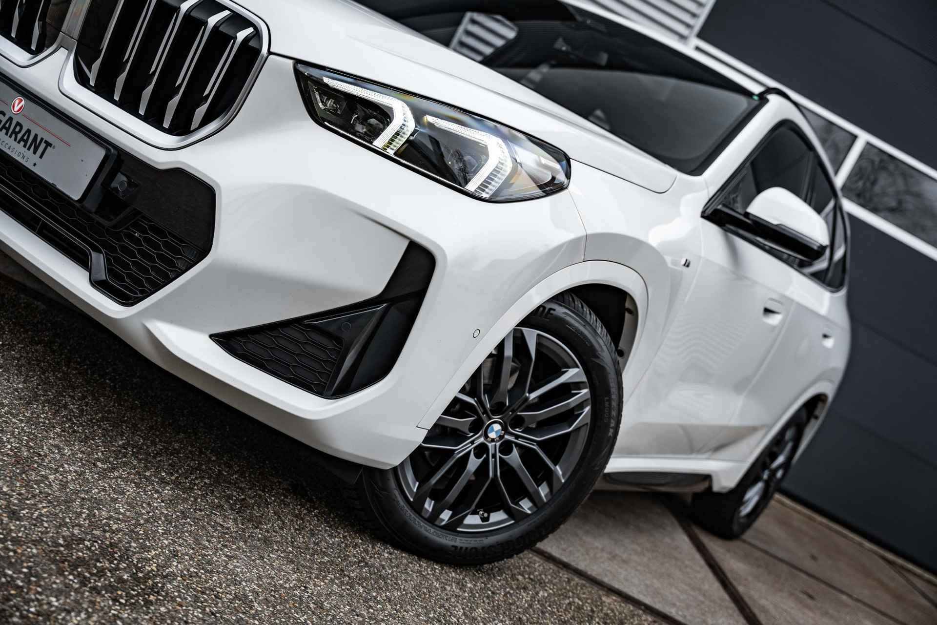 BMW X1 sDrive20i |Panorama dak | Harman Kardon| Head-up display | - 17/22