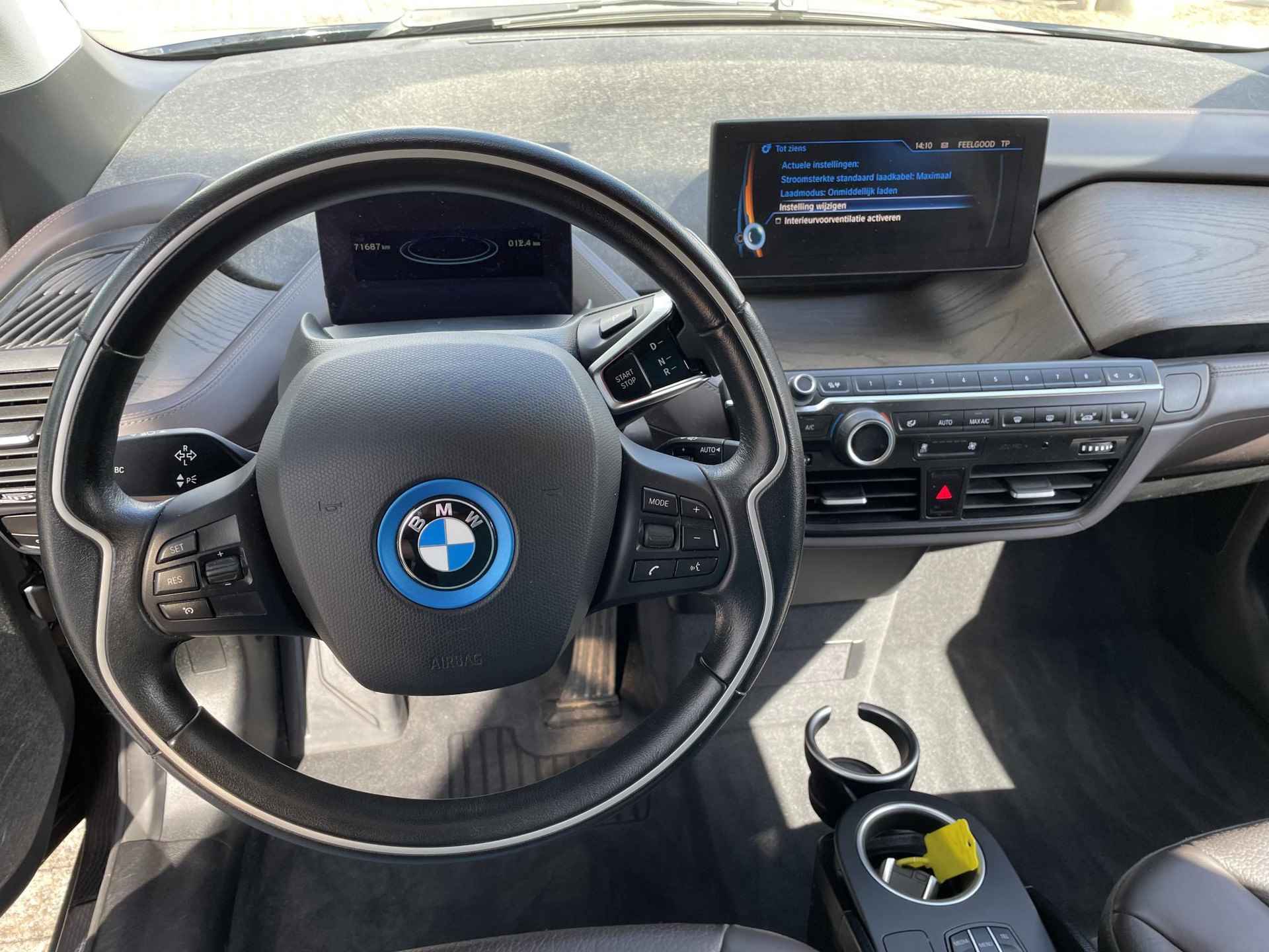 BMW i3 High Executive 94Ah 33 kWh LED / Leder / Warmtepomp / Navigatie / Alu 20 inch - 7/17