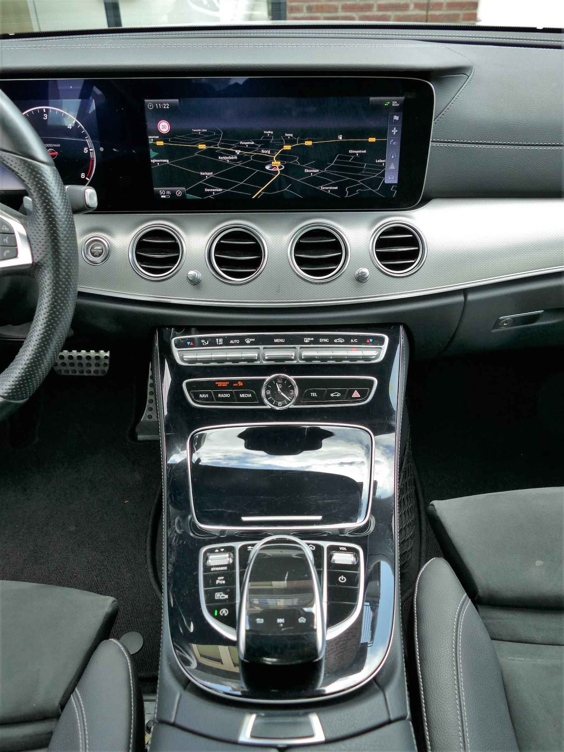 Mercedes-Benz E-Klasse 200 D Business Solution | AMG Style | Wide-screen cockpit | LED koplampen - 22/56