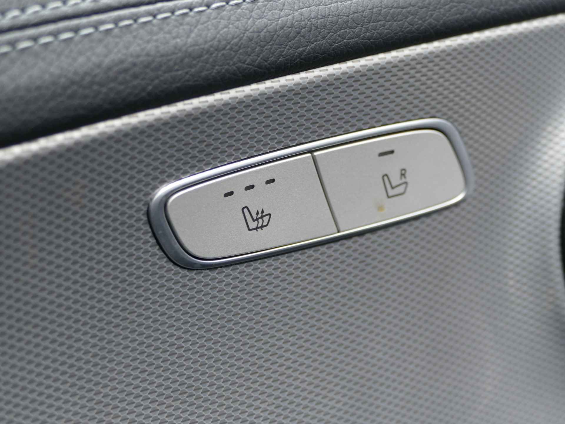Mercedes-Benz E-Klasse 200 D Business Solution | AMG Style | Wide-screen cockpit | LED koplampen - 31/56