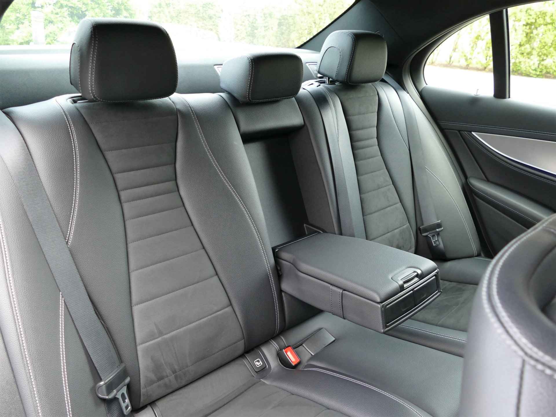 Mercedes-Benz E-Klasse 200 D Business Solution | AMG Style | Wide-screen cockpit | LED koplampen - 38/56