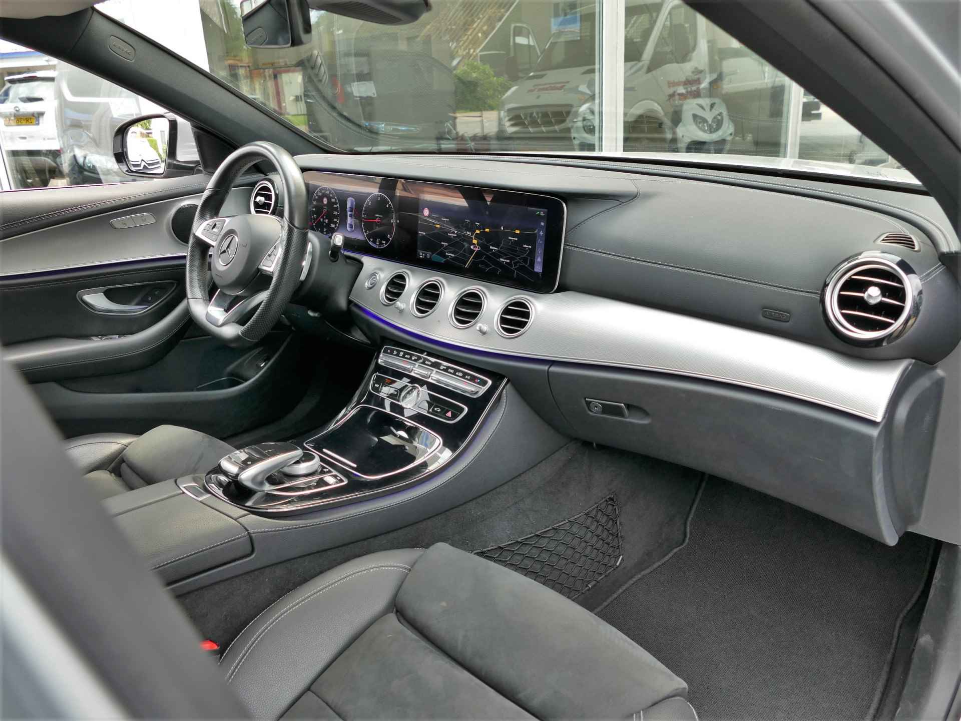 Mercedes-Benz E-Klasse 200 D Business Solution | AMG Style | Wide-screen cockpit | LED koplampen - 42/56