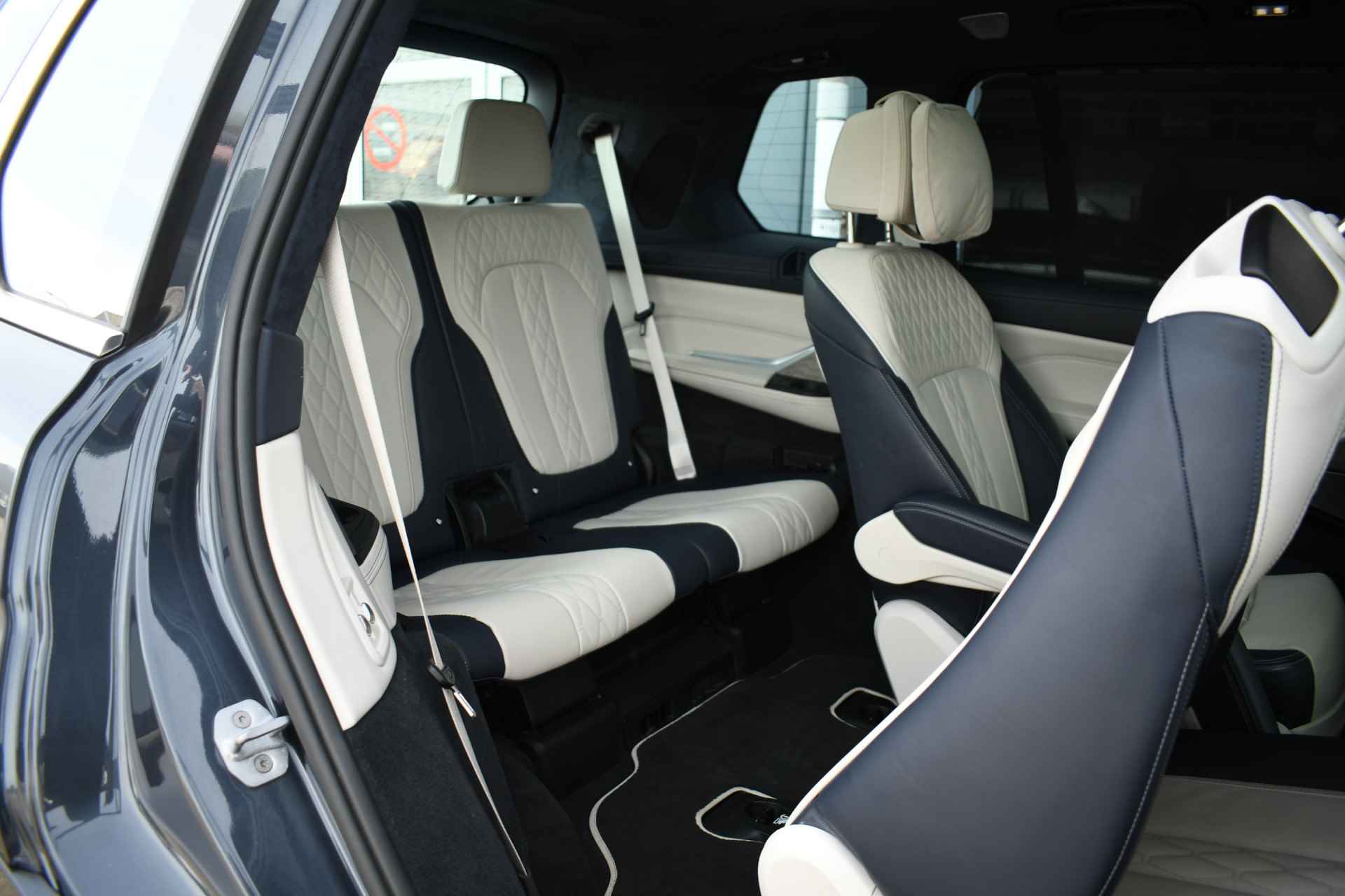 BMW X7 xDrive40i 340pk 6p Skylounge B&W 2xTV Exe-DrivePro Massage Soft-close - 35/130