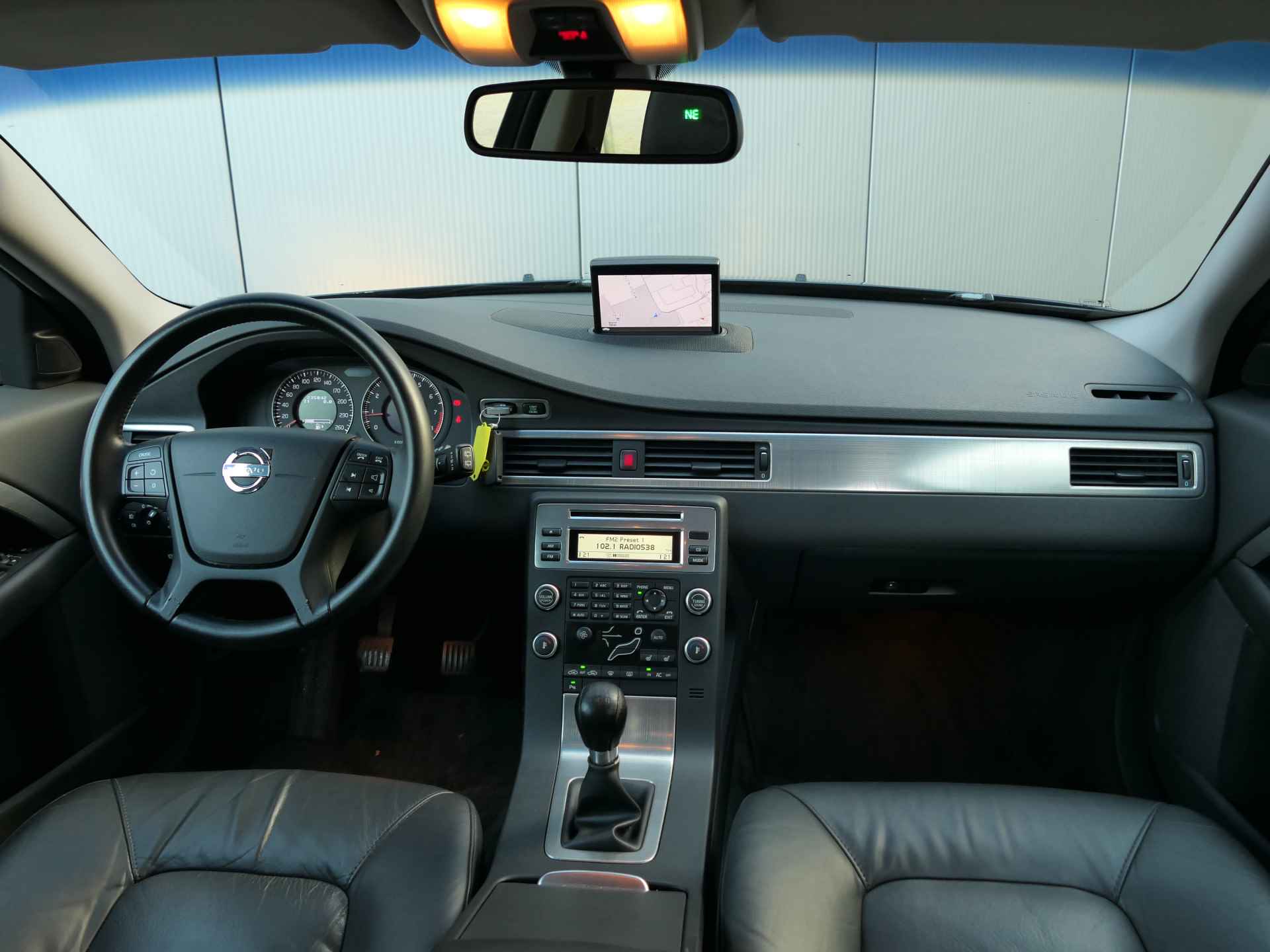 Volvo V70 2.0 Limited Edition Trekhaak / Navigatie / Leer - 15/22