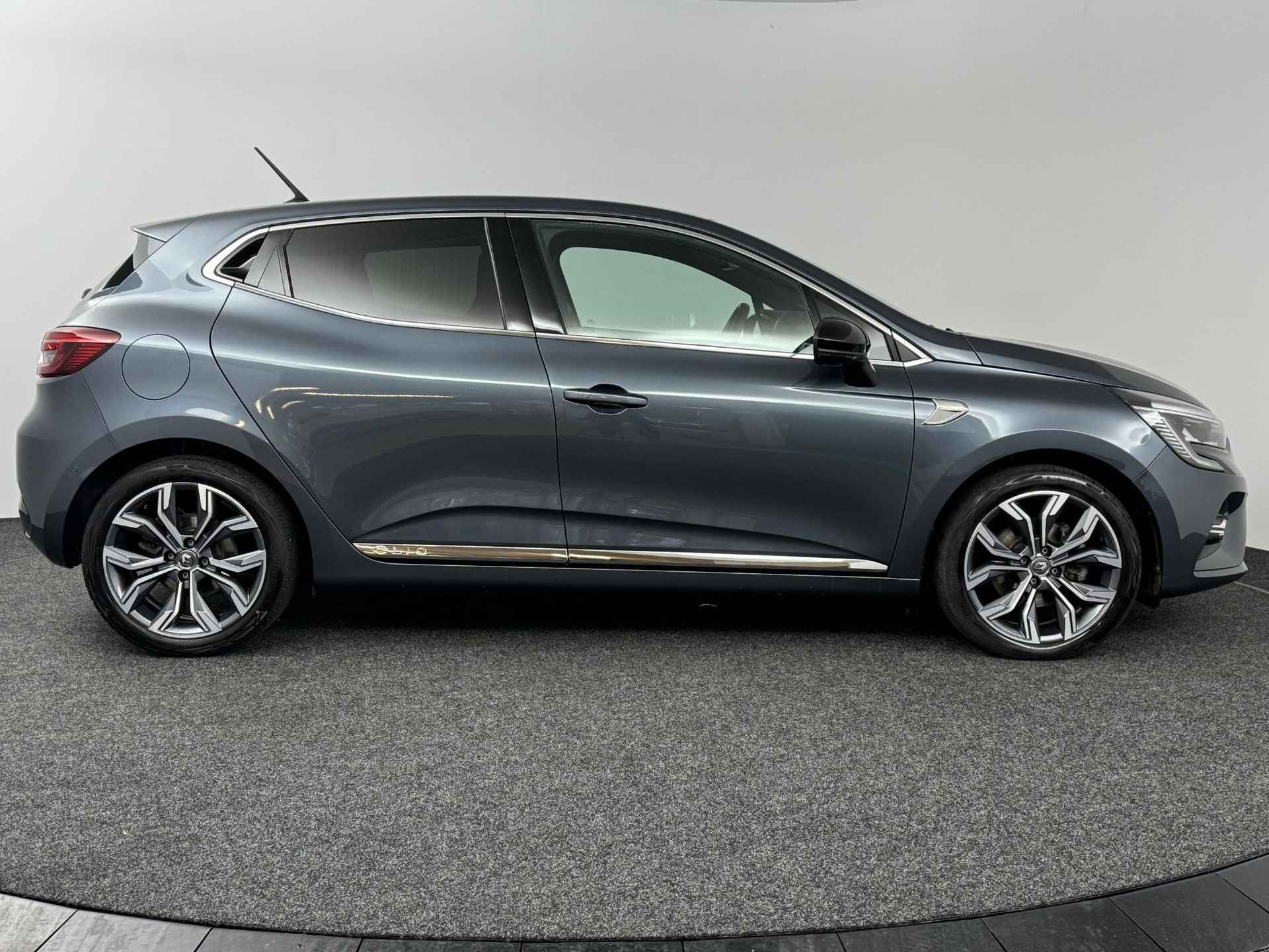 Renault Clio 1.3 TCe 130 EDC Edition One | Navi 9,3" | 360° camera | LM velgen 17" | Stoel- en stuurverwarming - 10/48