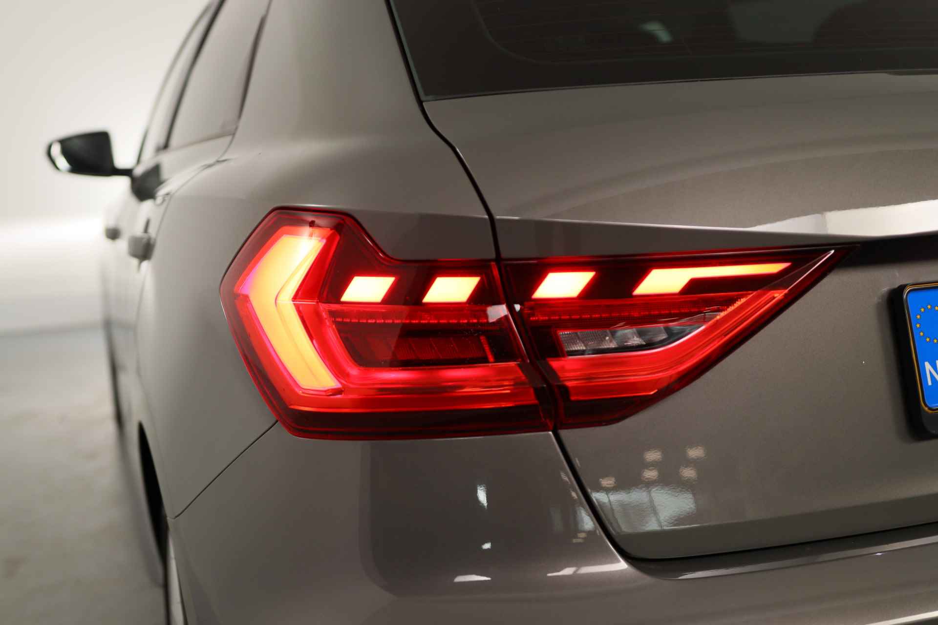Audi A1 Sportback 30 TFSI S Line Pro Line | Virtual Cockpit | Parkeersensoren | LED | Dealer Onderhouden | 17inch Lichtmetalen velgen - 24/38