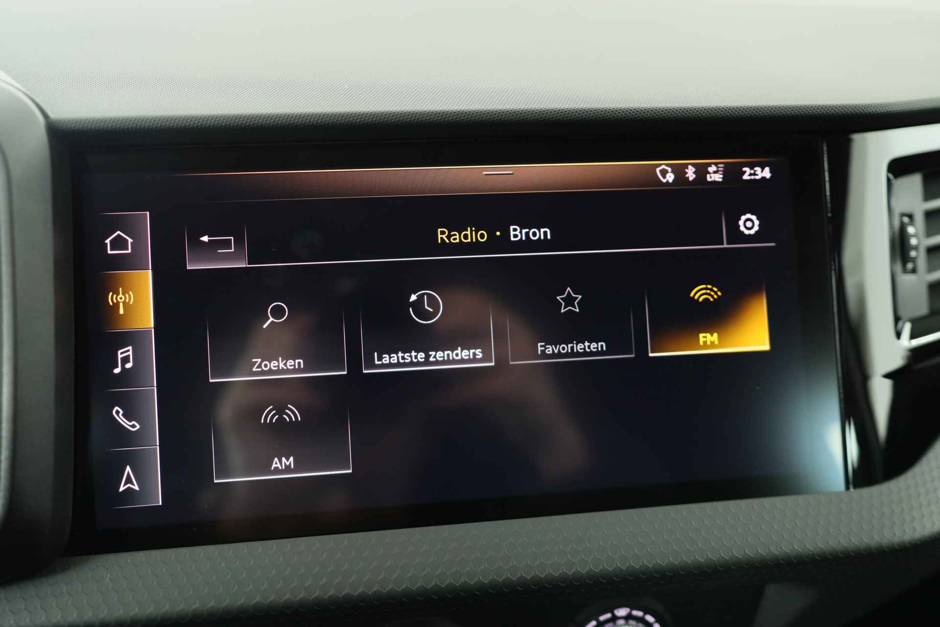 Audi A1 Sportback 30 TFSI S Line Pro Line | Virtual Cockpit | Parkeersensoren | LED | Dealer Onderhouden | 17inch Lichtmetalen velgen - 34/38