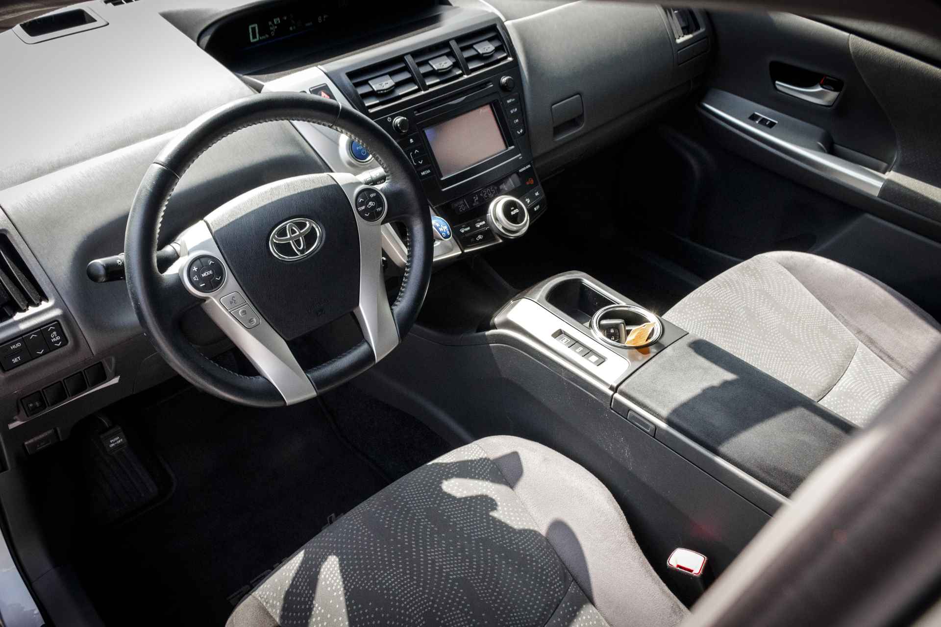 Toyota Prius Wagon 1.8 136 PK Aspiration RIJKLAAR AUTOMAAT 7 PERS. | Panodak | Cr  Control | Clima| Achter Camera | - 7/28