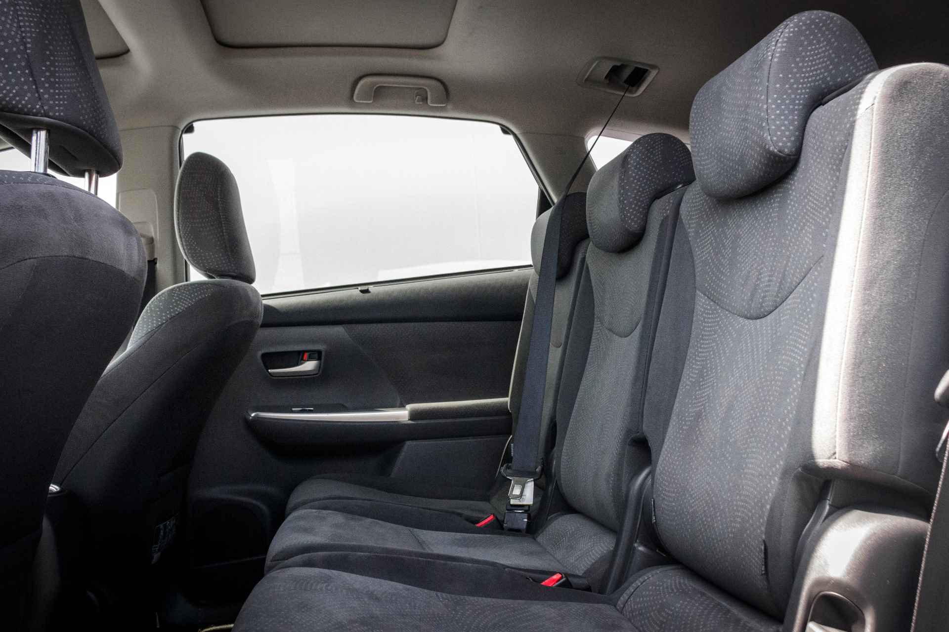 Toyota Prius Wagon 1.8 136 PK Aspiration RIJKLAAR AUTOMAAT 7 PERS. | Panodak | Cr  Control | Clima| Achter Camera | - 9/28