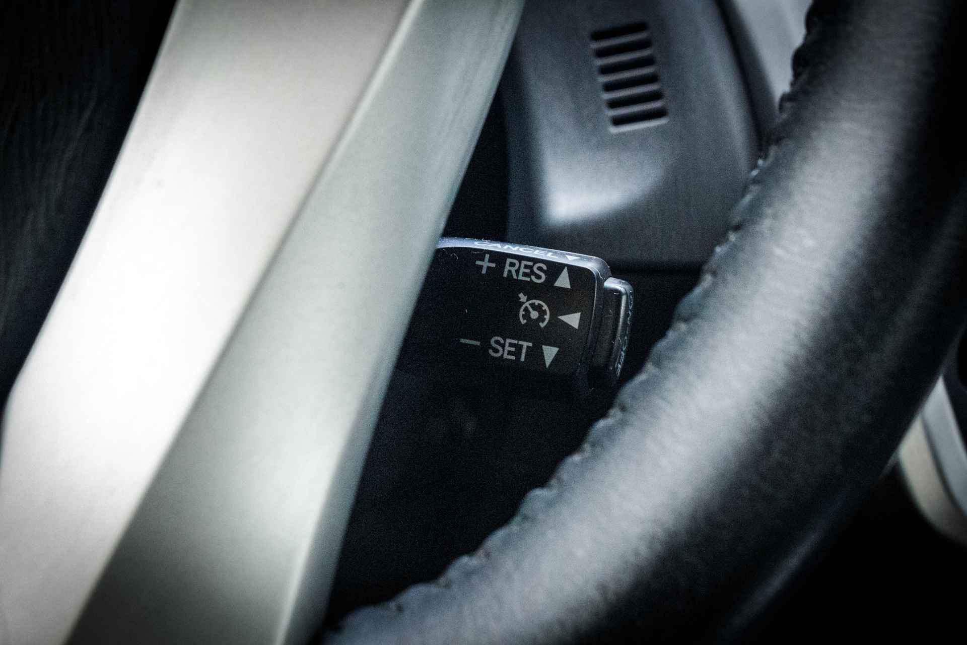 Toyota Prius Wagon 1.8 136 PK Aspiration RIJKLAAR AUTOMAAT 7 PERS. | Panodak | Cr  Control | Clima| Achter Camera | - 19/28