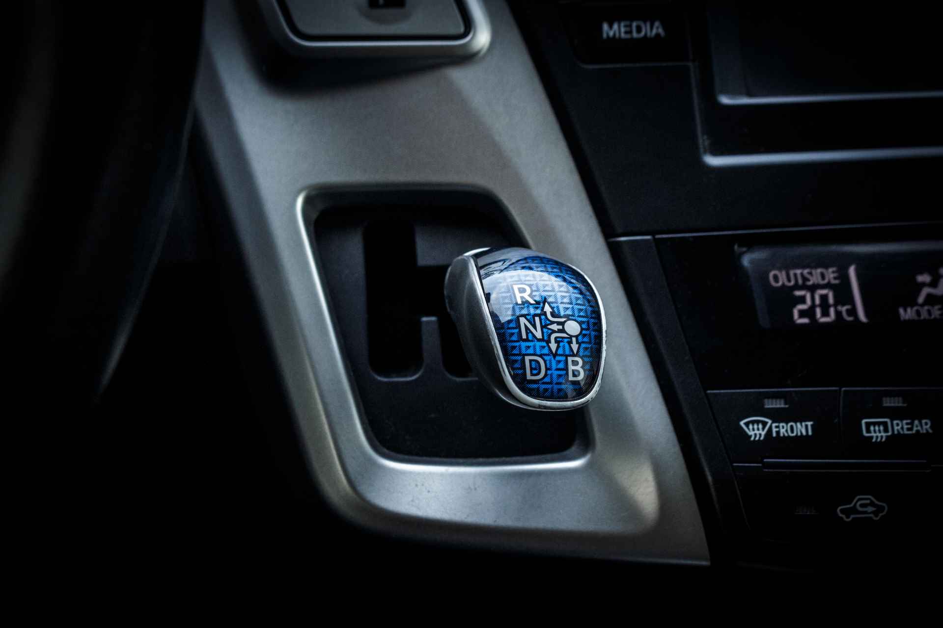 Toyota Prius Wagon 1.8 136 PK Aspiration RIJKLAAR AUTOMAAT 7 PERS. | Panodak | Cr  Control | Clima| Achter Camera | - 27/28