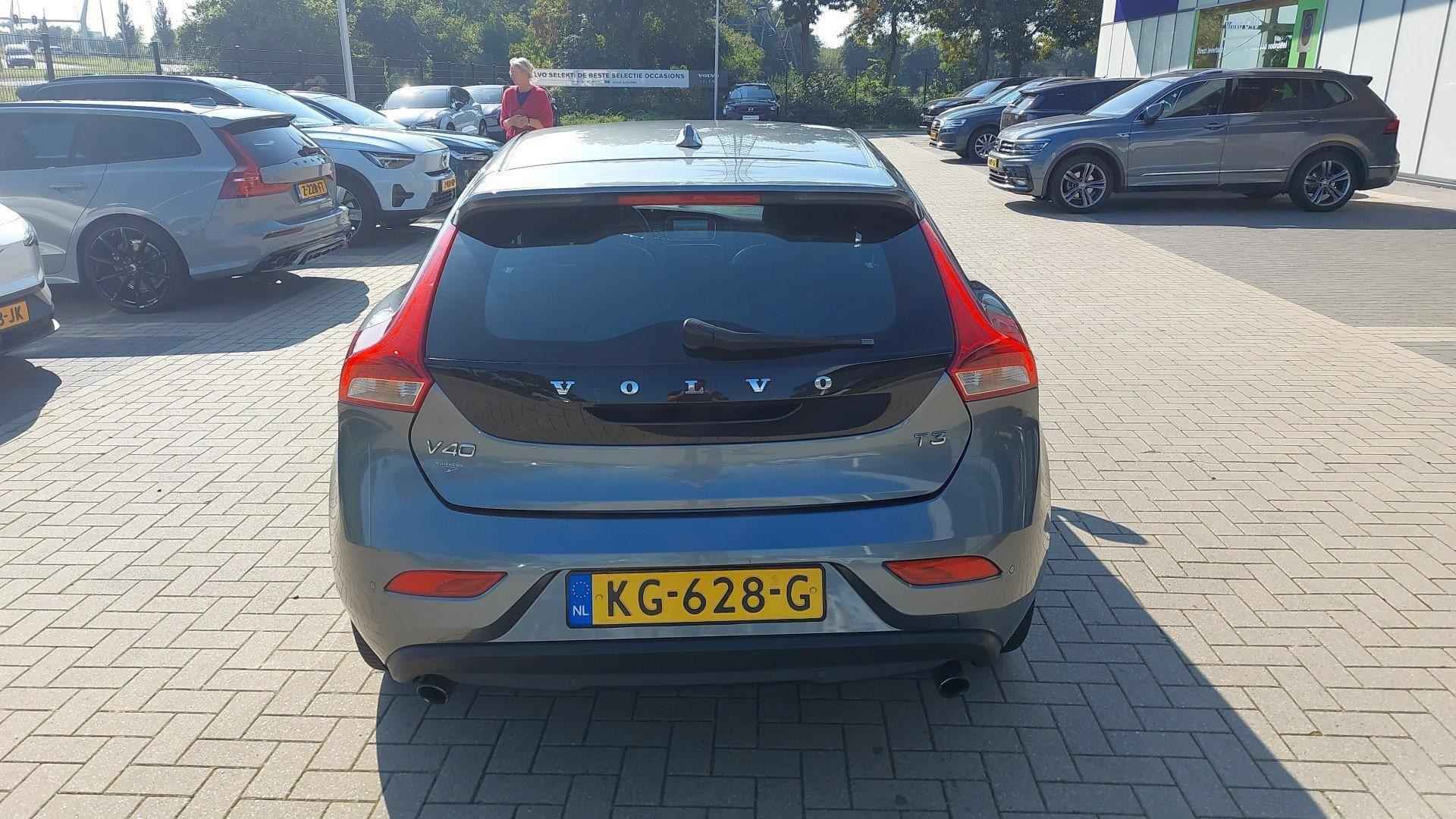 Volvo V40 2.0 T3 Nordic+ - 3/17