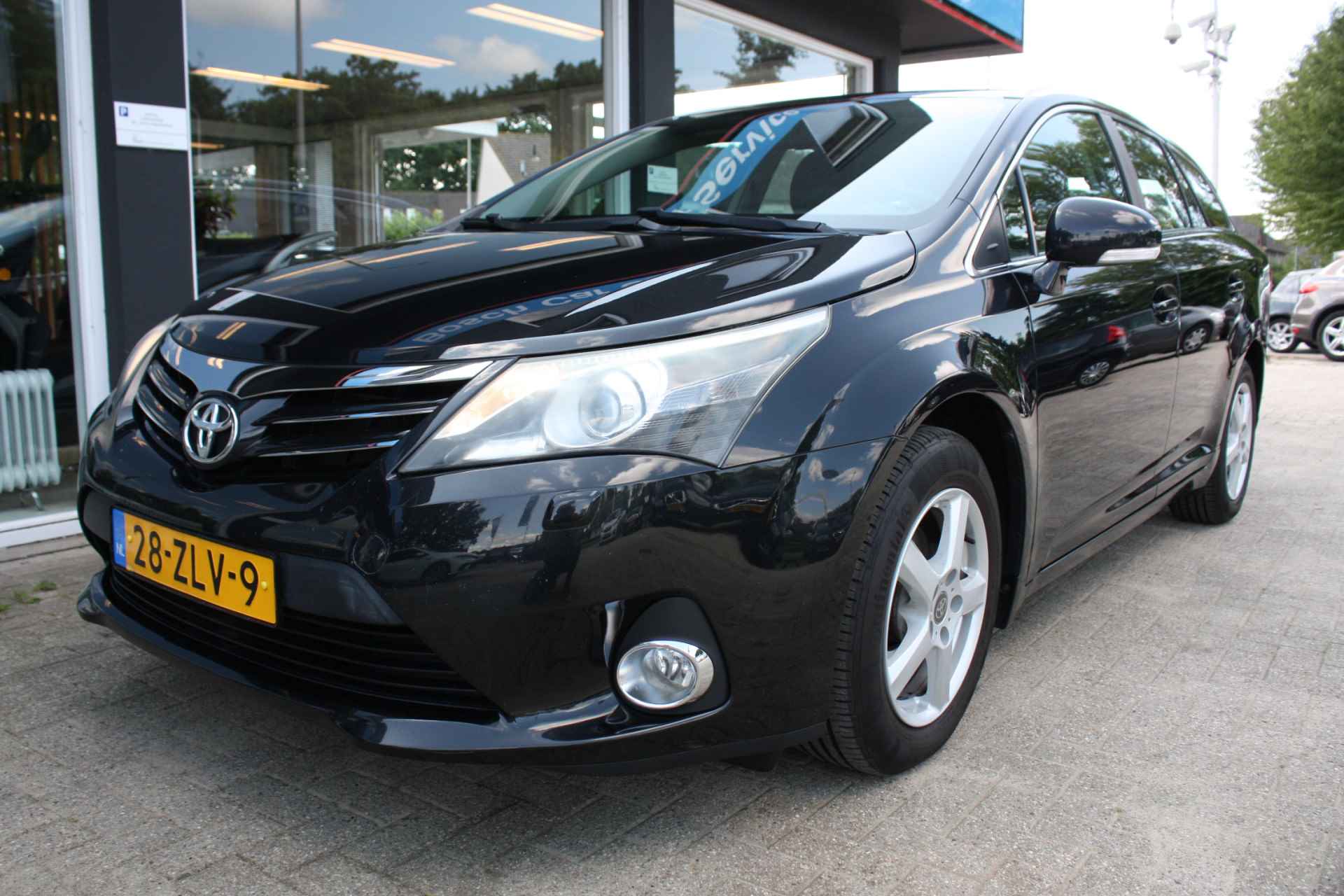 Toyota Avensis wagon 1.8 VVTi Business | Camera | Trekhaak | Navi | Stoelverwarming - 19/57