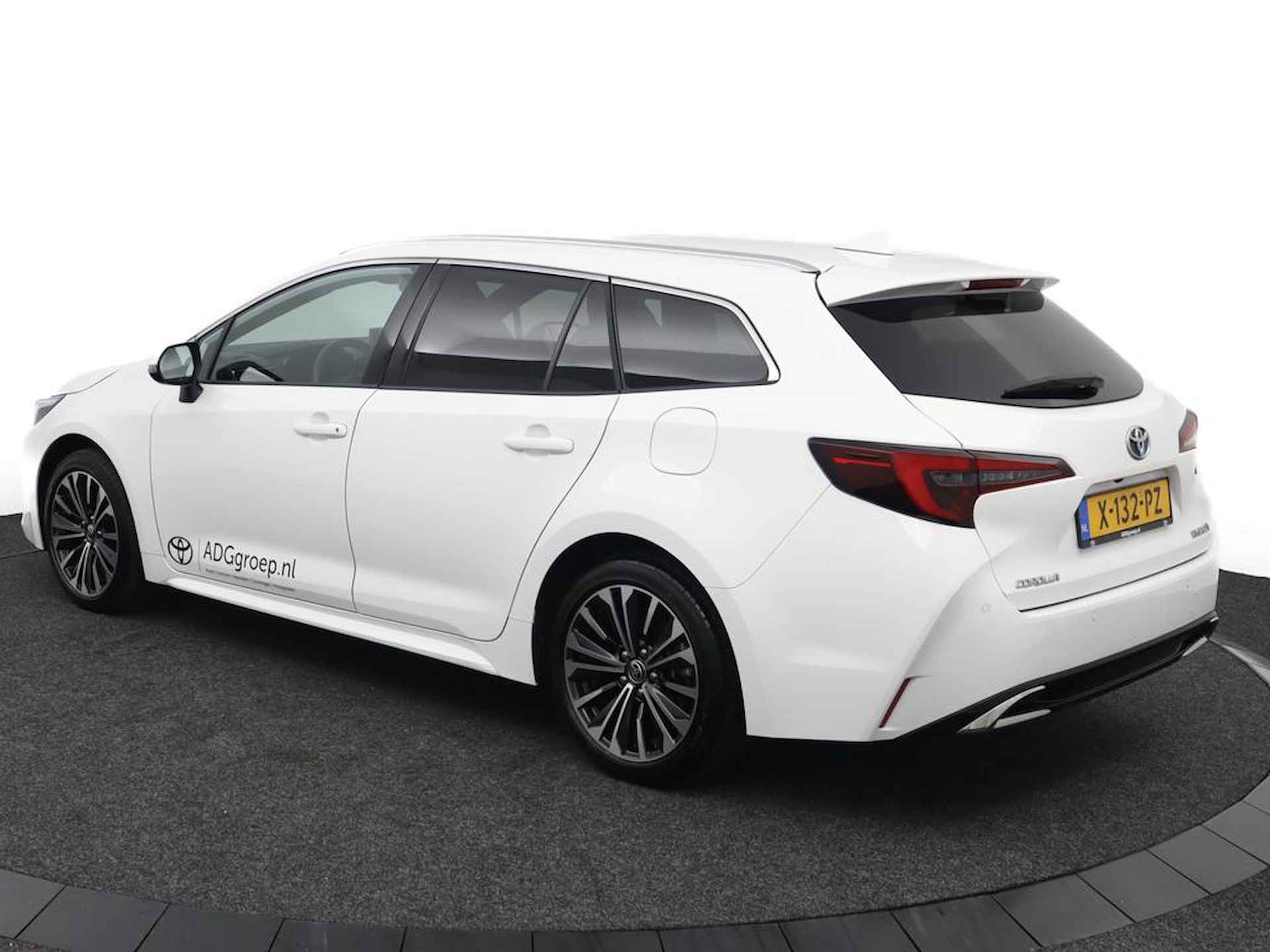 Toyota Corolla Touring Sports 1.8 Hybrid Business Plus - 12/46