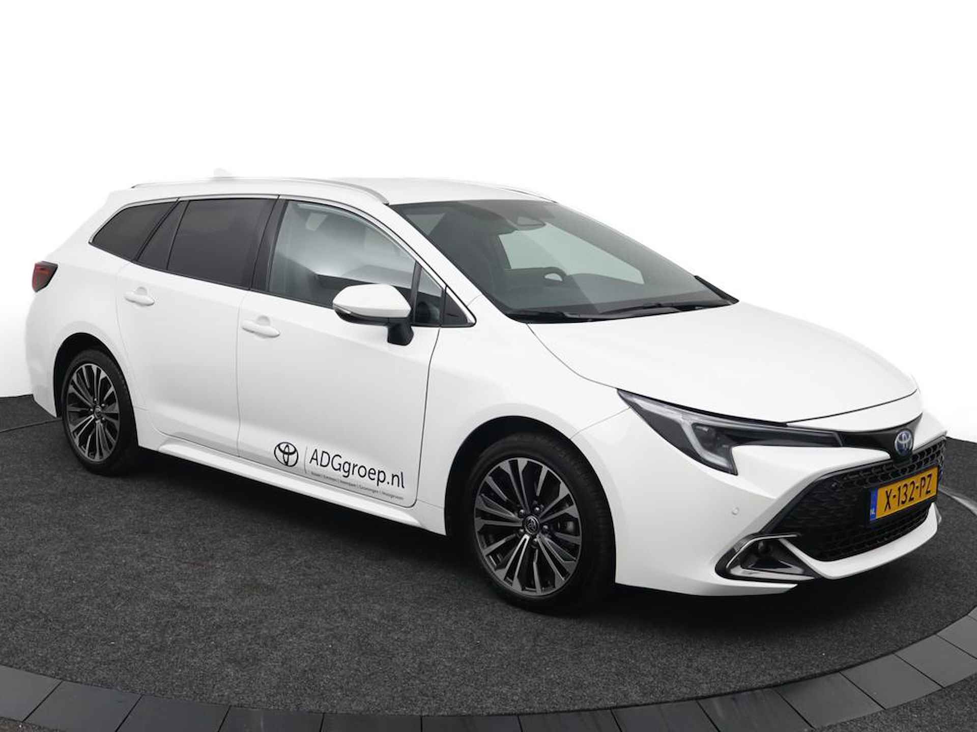 Toyota Corolla Touring Sports 1.8 Hybrid Business Plus - 14/46