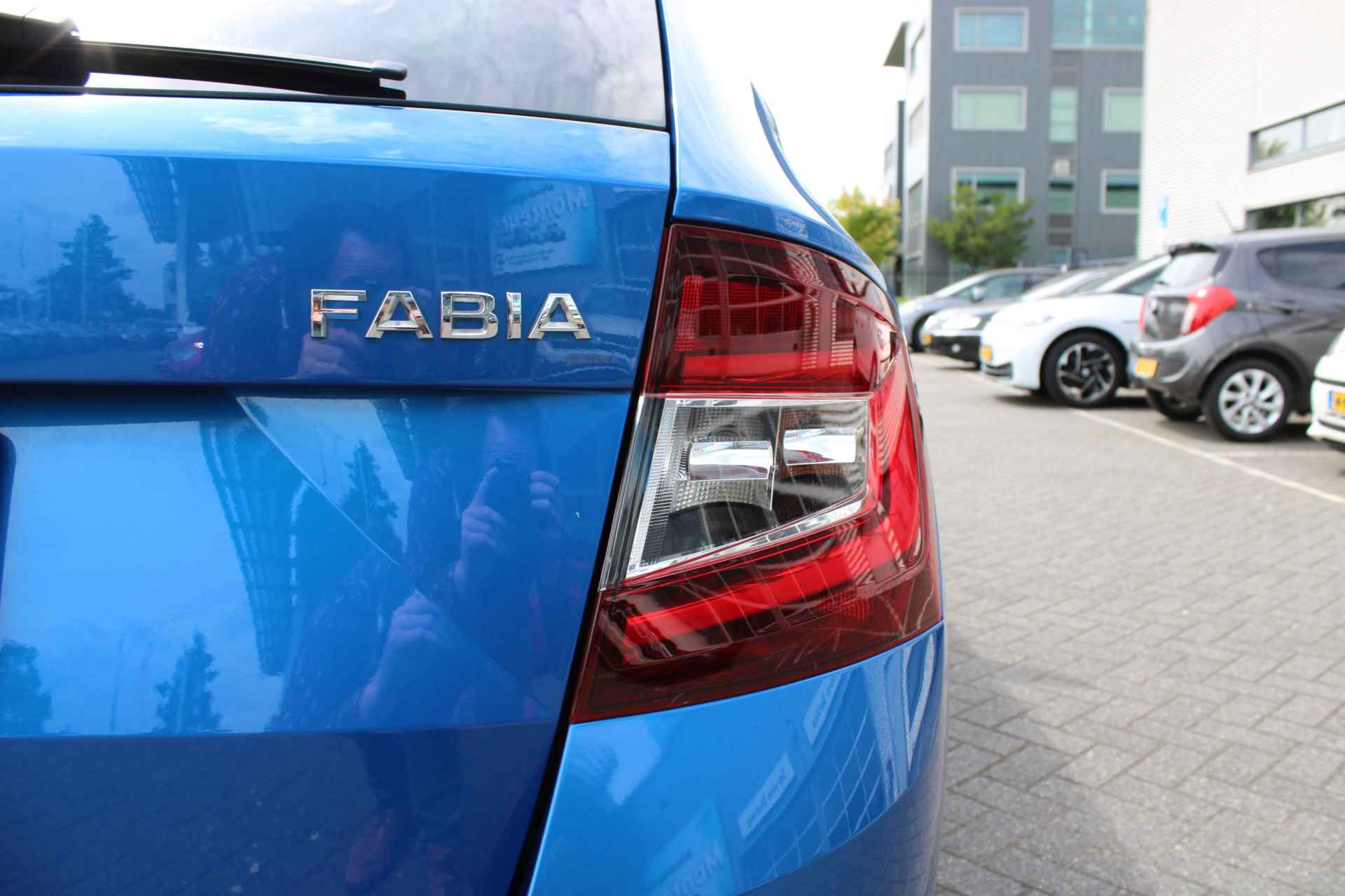 Škoda Fabia Combi 1.0 TSI Style Metallic/ Velours Int./ Airco/ Navi/ Do. Glas/  Parkeersensor V. + A./ 15 lmv - 36/38