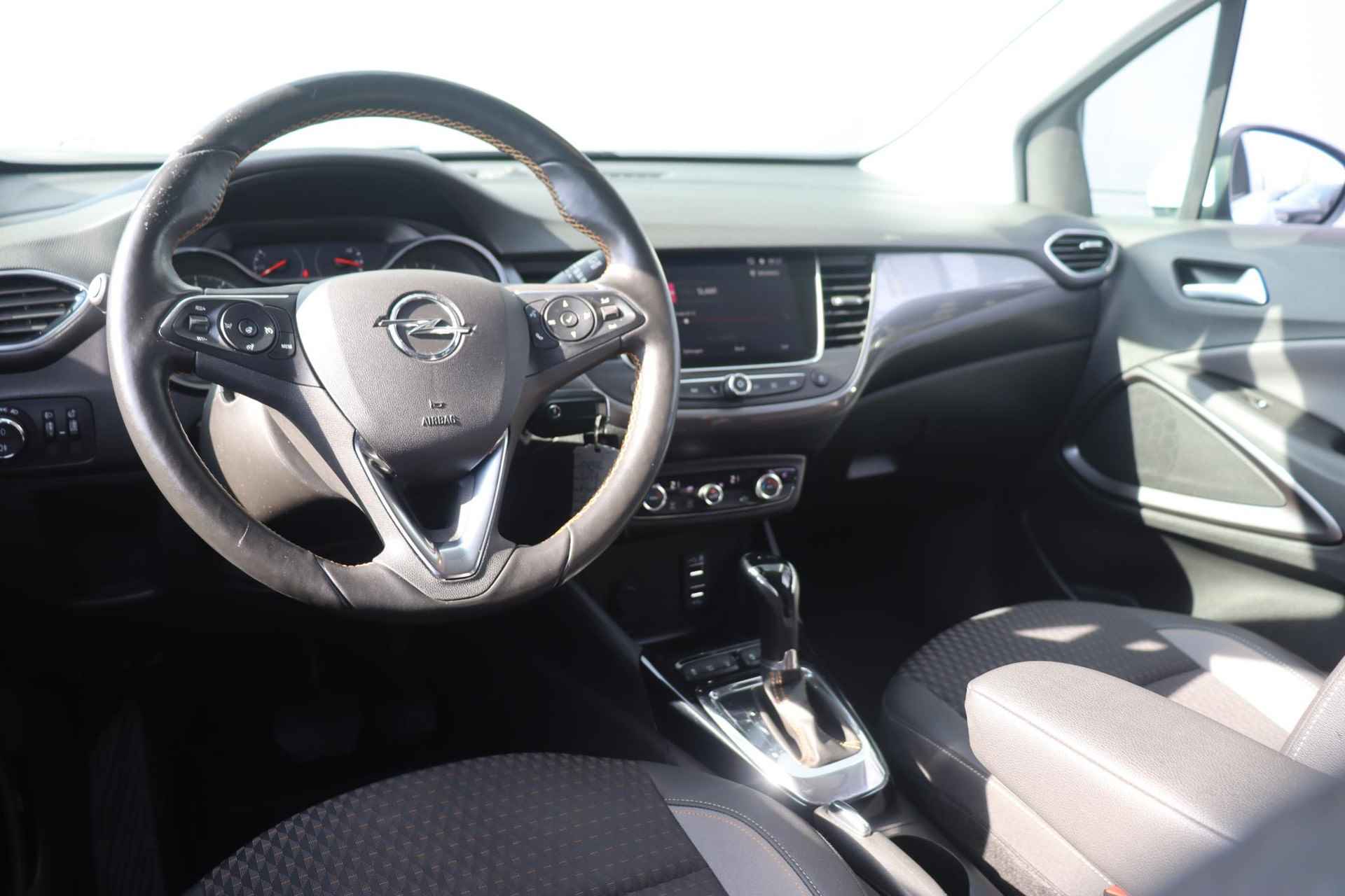 Opel Crossland X 1.2 Turbo Innovation Aut. / Navigatie / Camera / Stoel-stuurverwarming - 3/47