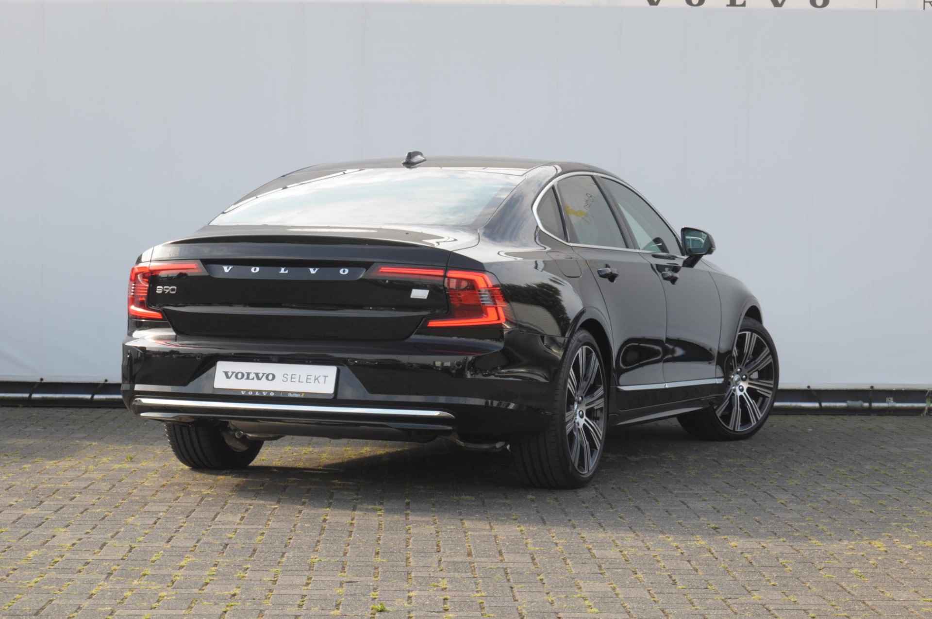 Volvo S90 T8 455PK Automaat AWD Ultimate Bright / Luchtvering/ Harman Kardon Audio / Google Services / Elektrisch bedienbare voorstoelen met geheugen functie / Achteruitrijcamera / Long Range / Panoramadak / - 2/39