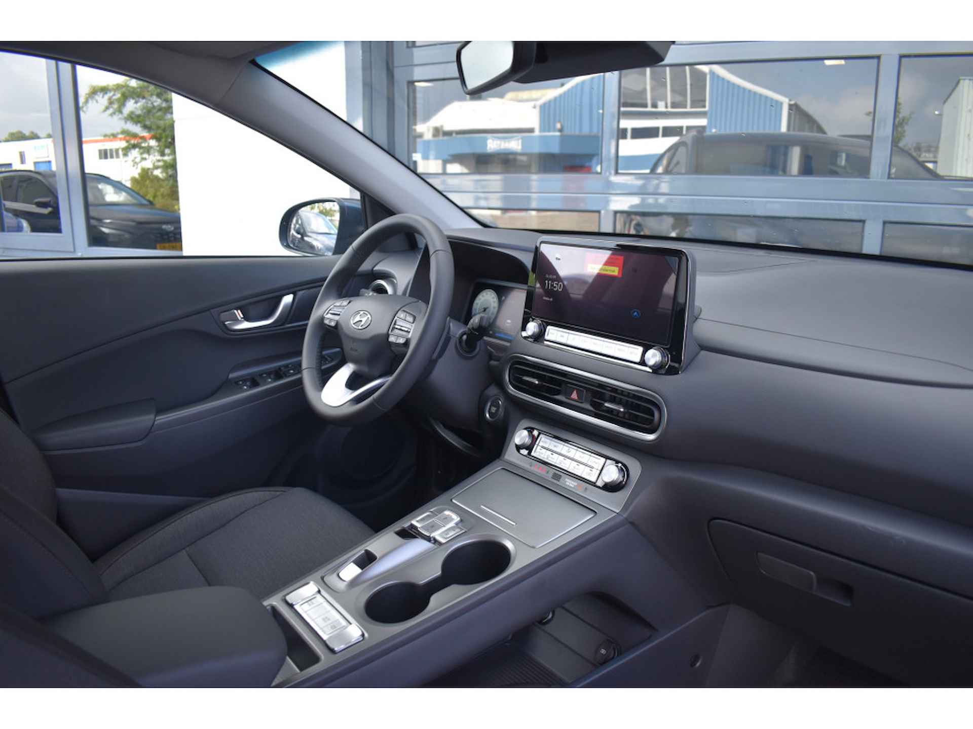 Hyundai KONA EV Fashion 64 kWh EV FASHION 64 KWH VAN € 46.090,00 VOOR € 38.630,- | UIT VOORRAAD LEVERBAAR - 5/29