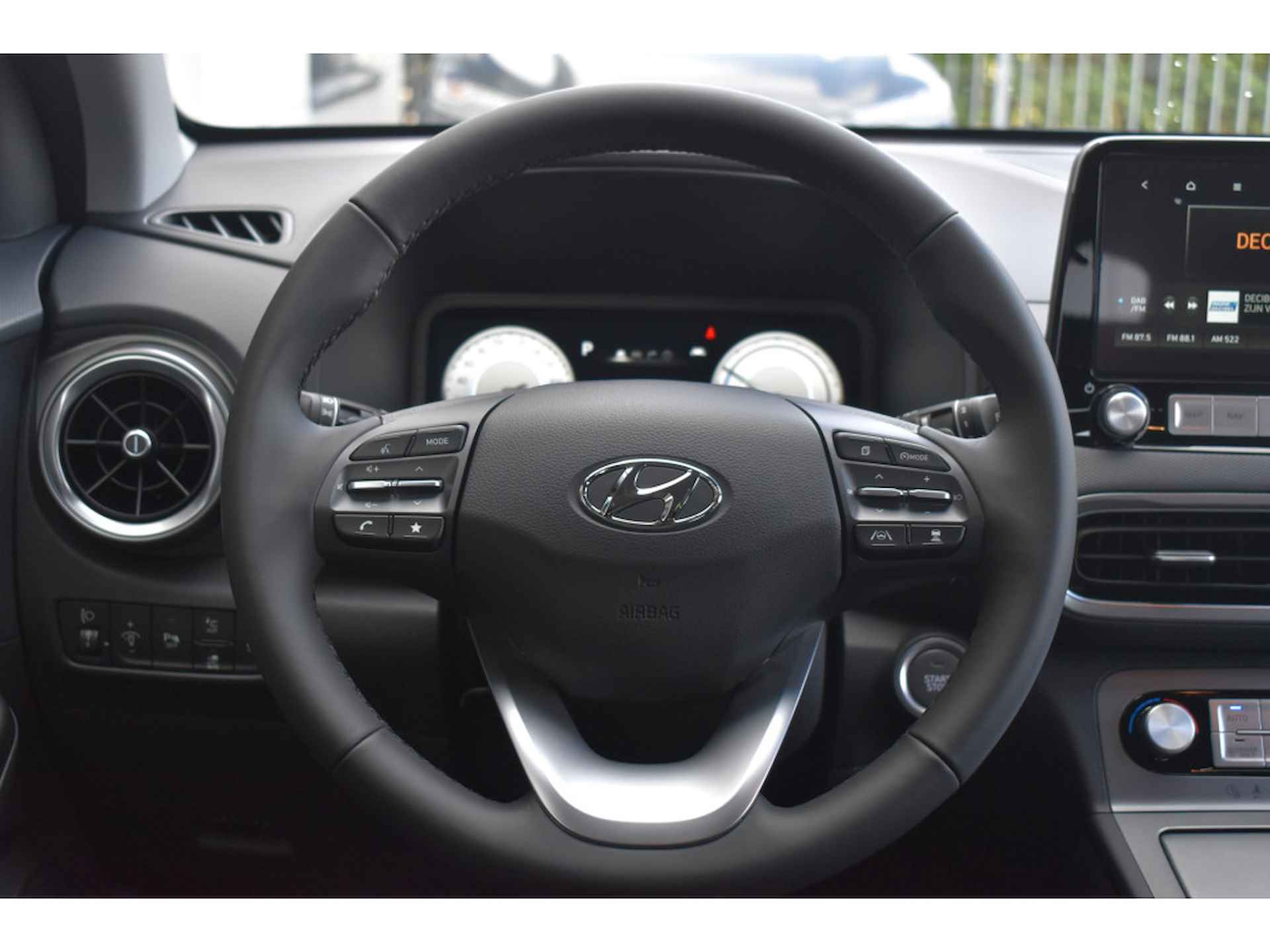Hyundai KONA EV Fashion 64 kWh EV FASHION 64 KWH VAN € 46.090,00 VOOR € 38.630,- | UIT VOORRAAD LEVERBAAR - 10/29