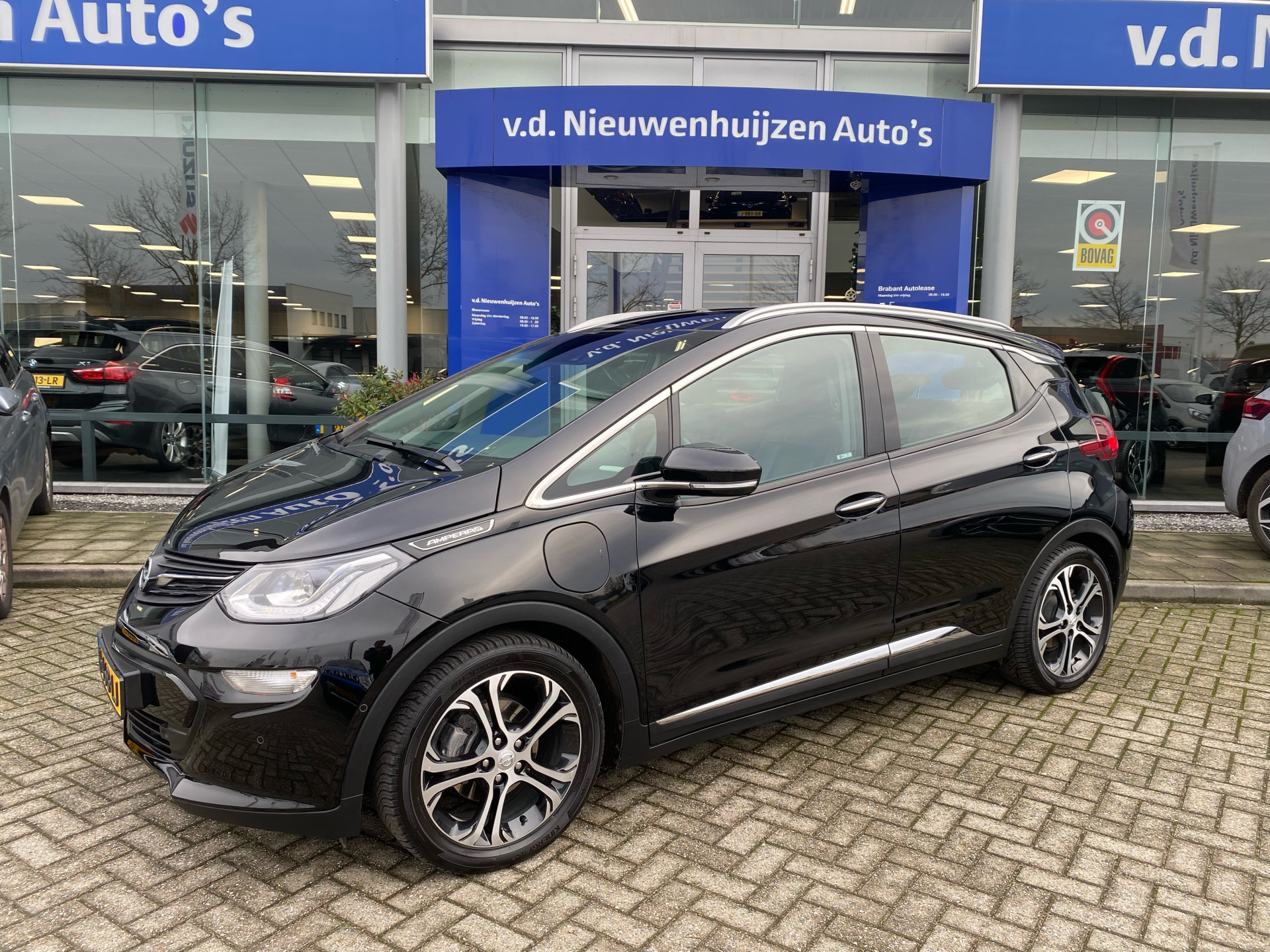 Opel Ampera-E Business Executive 60 kWh €. 2.000,= subsidie mogelijk | Nieuwe accu Info Daan 0492-588964 bij viaBOVAG.nl