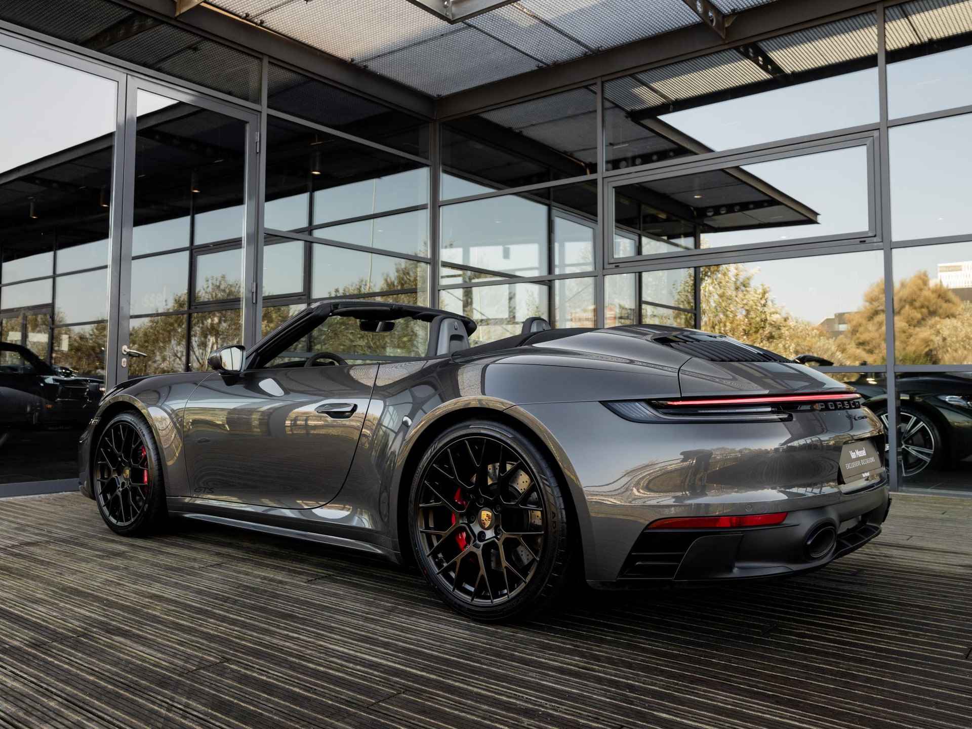 Porsche 911 Cabrio 3.0 Carrera 4 GTS | SPORTDESIGN | SPORTCHRONO | LIFT | BOSE | PASM | SPORTUITLAATSYSTEEM | ADAPTIVE CRUISE CONTROL | KEYLESS | CARBON INTERIEUR | 18-WEG | - 66/69