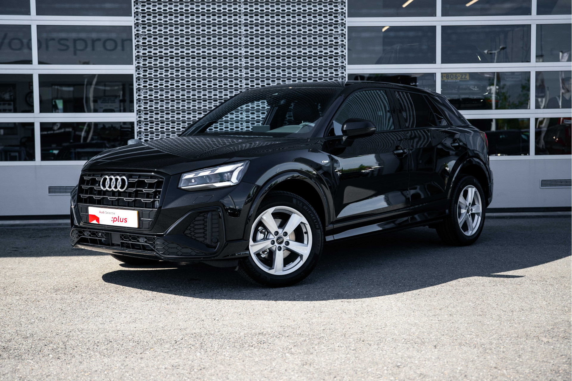 Audi Q2 35 TFSI S Edition | Zwart optiek | Adaptive cruise | Privacy glass