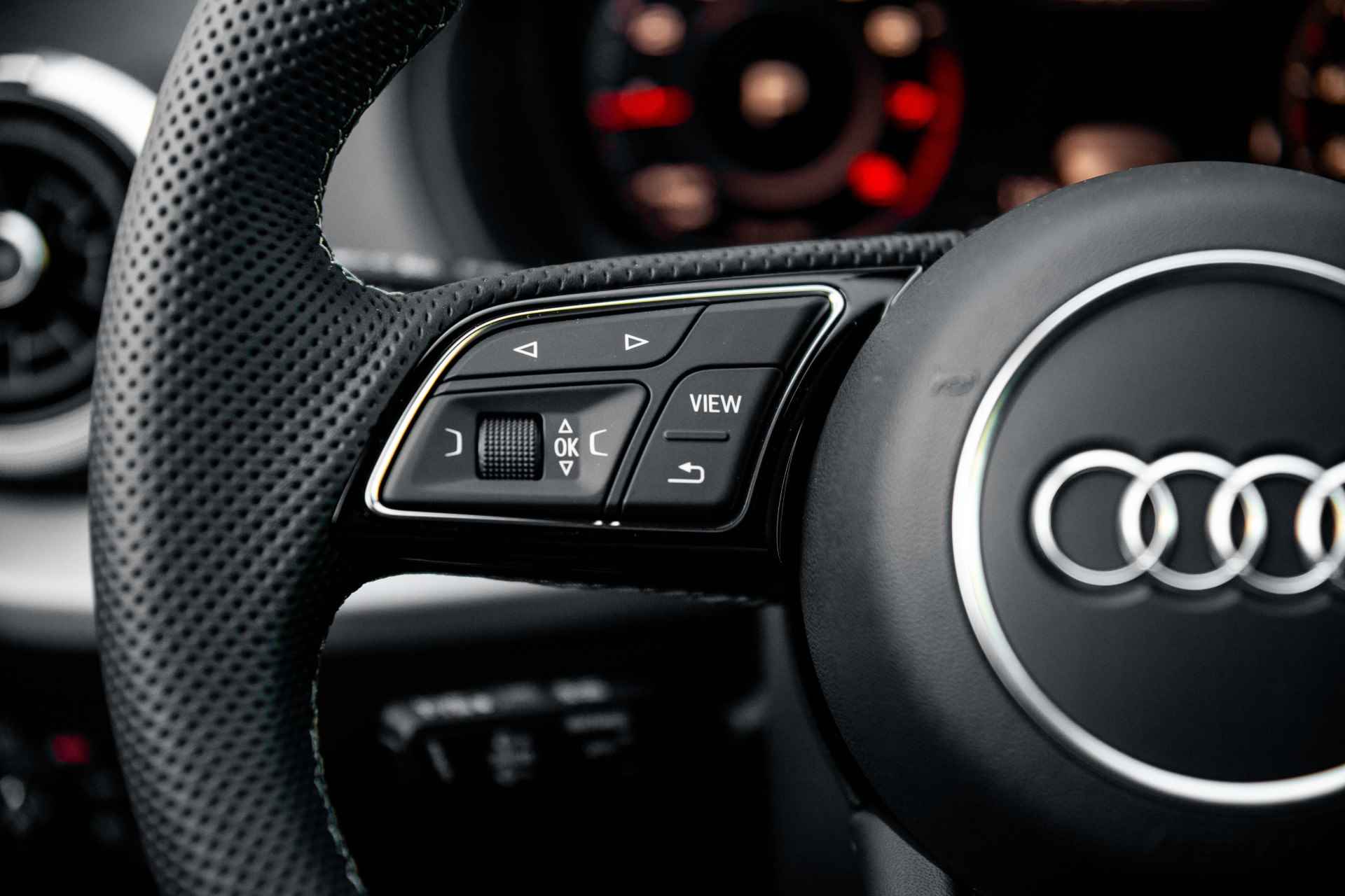 Audi Q2 35 TFSI S Edition | Zwart optiek | Adaptive cruise | Privacy glass - 11/54