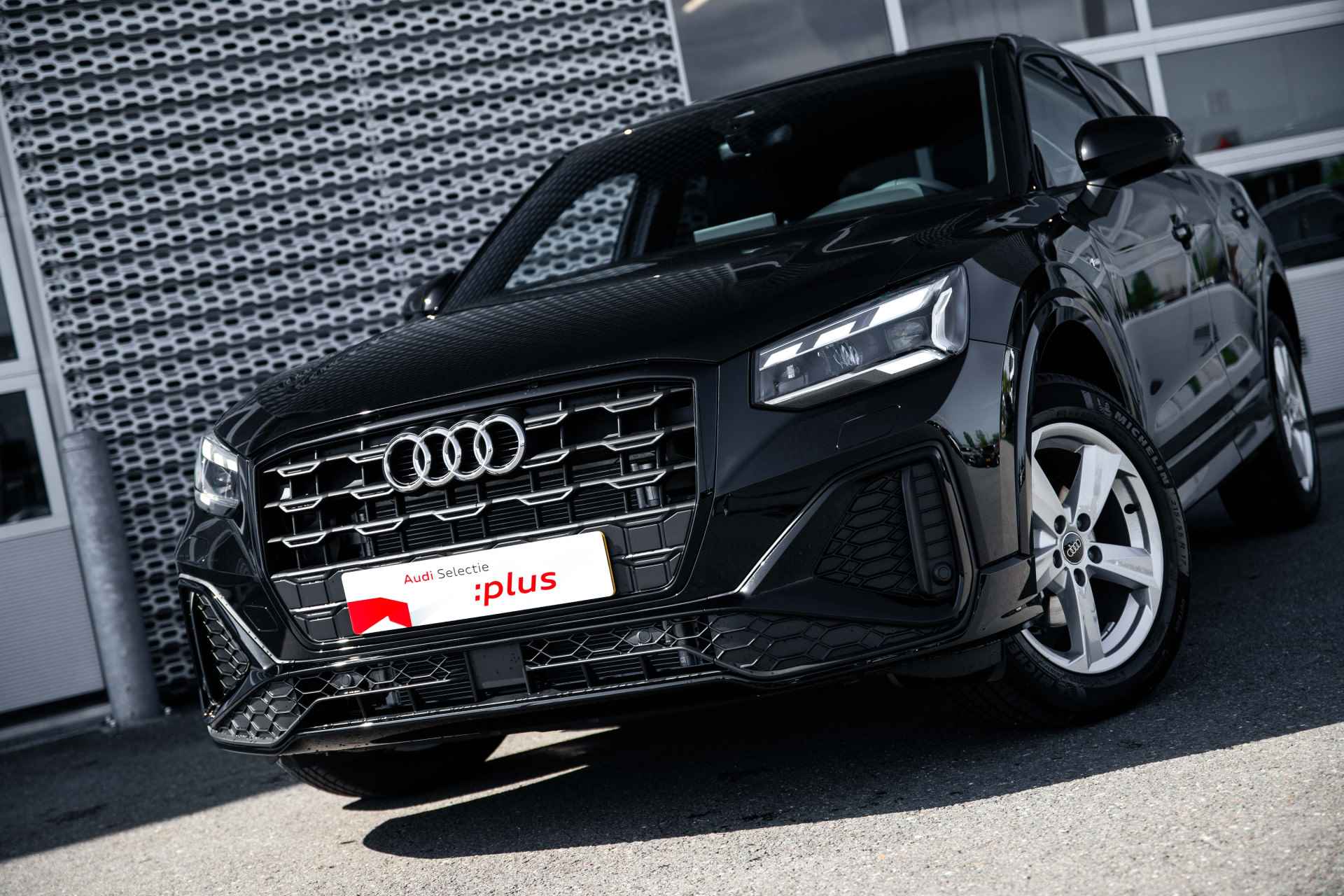 Audi Q2 35 TFSI S Edition | Zwart optiek | Adaptive cruise | Privacy glass - 17/54