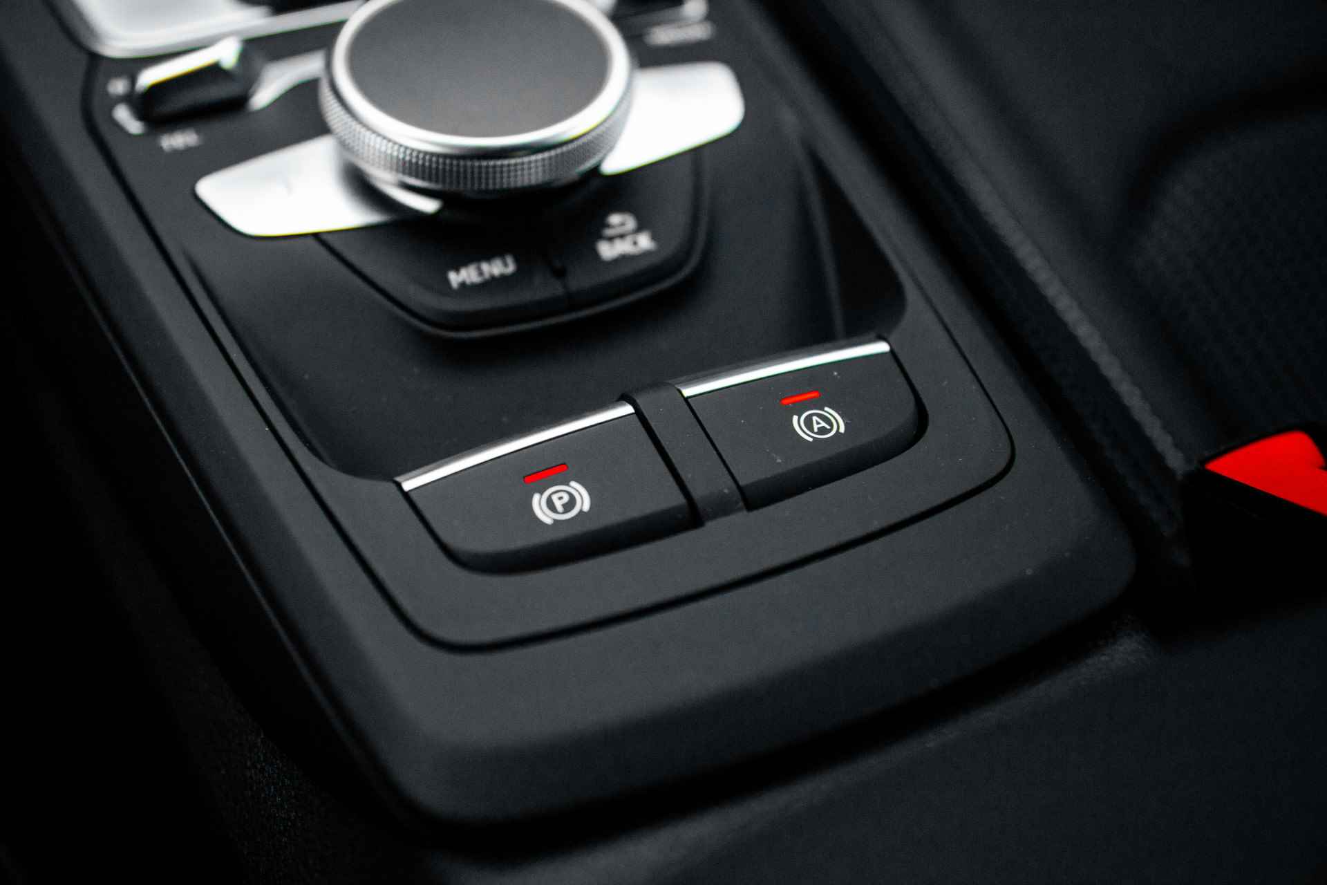 Audi Q2 35 TFSI S Edition | Zwart optiek | Adaptive cruise | Privacy glass - 38/54