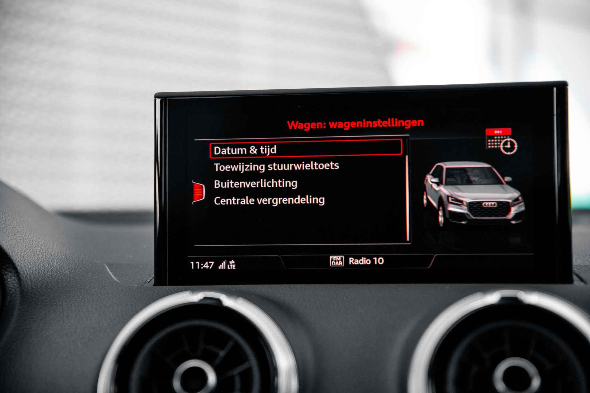 Audi Q2 35 TFSI S Edition | Zwart optiek | Adaptive cruise | Privacy glass - 51/54