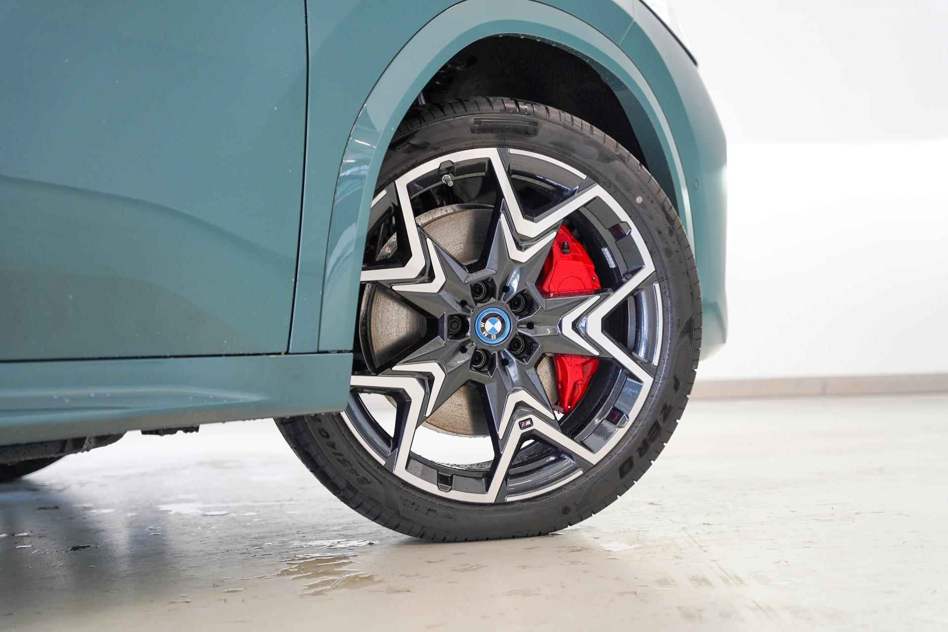 BMW iX2 eDrive20 M Sportpakket Pro - 18/20