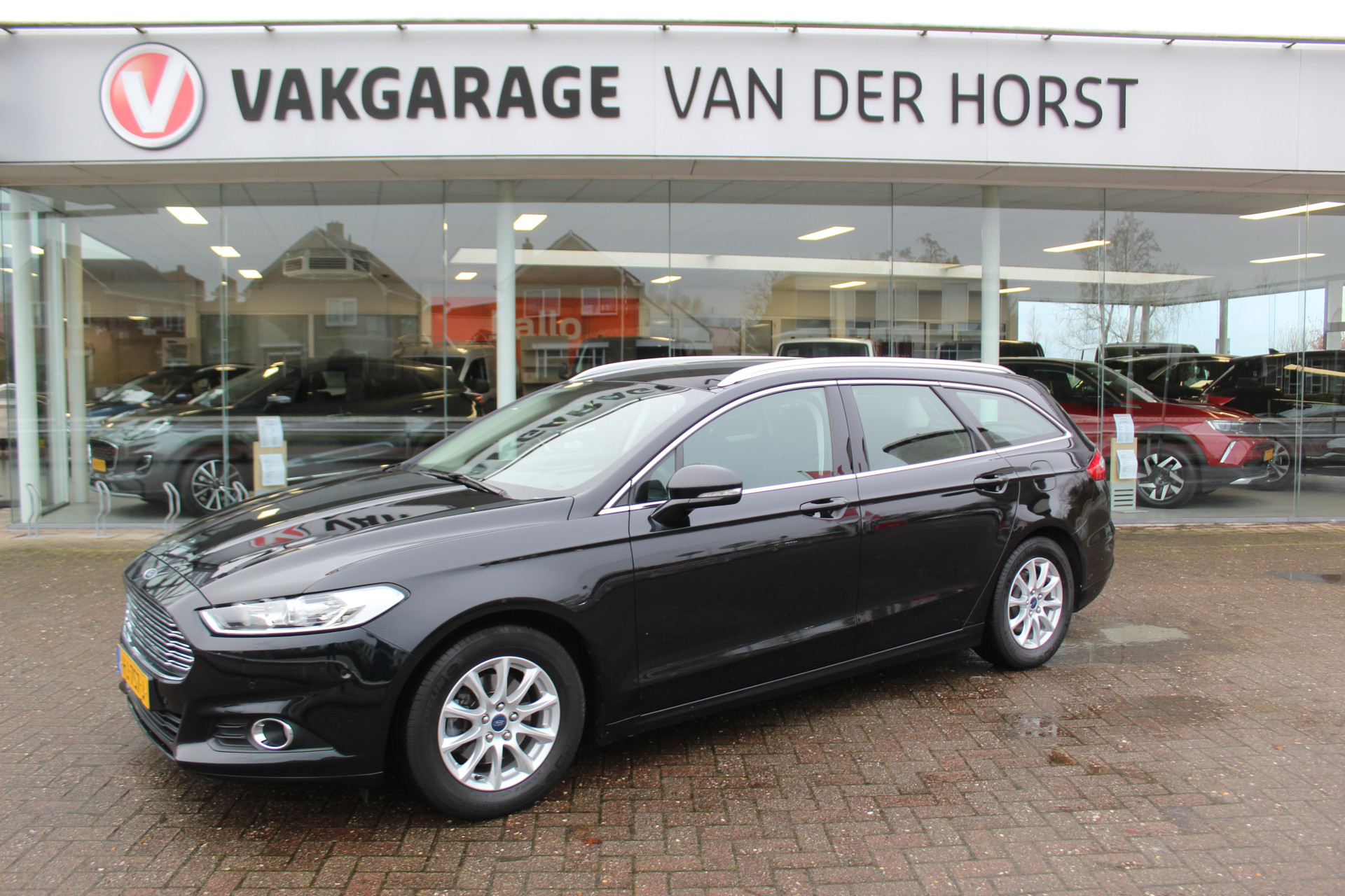 Ford Mondeo Wagon 1.0 EcoBoost Trend , 1e Eigenaar Climate control , Cruise control , Navigatie , Trekhaak Parkeersensoren V+A , Bluetooth ,