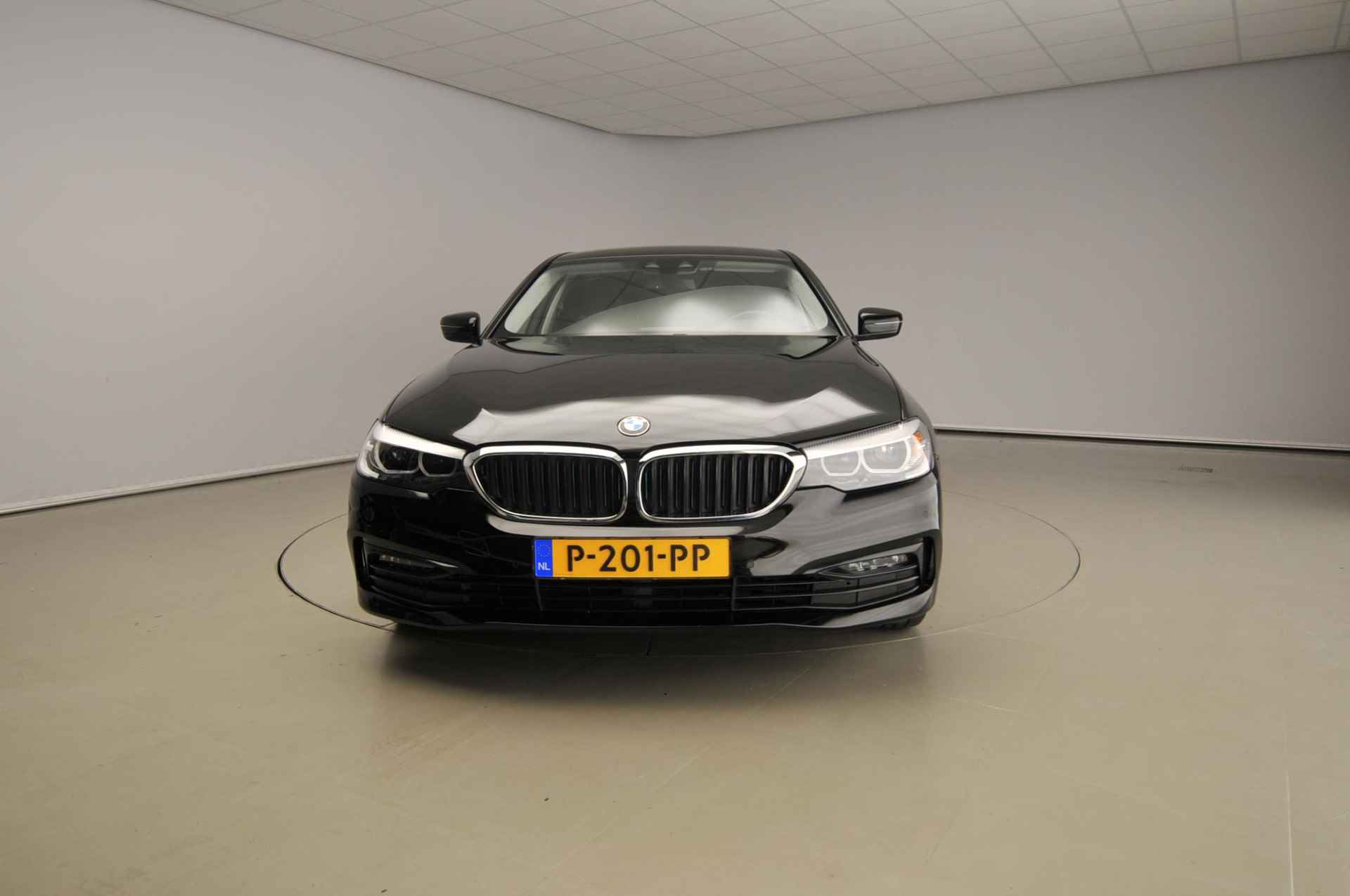 BMW 5-serie Sedan 530e | LED | Stof-leder intr. | Navigatie | Sportstoelen | Stoelverwarming | Shadow line | Alu 19 inch - 6/41