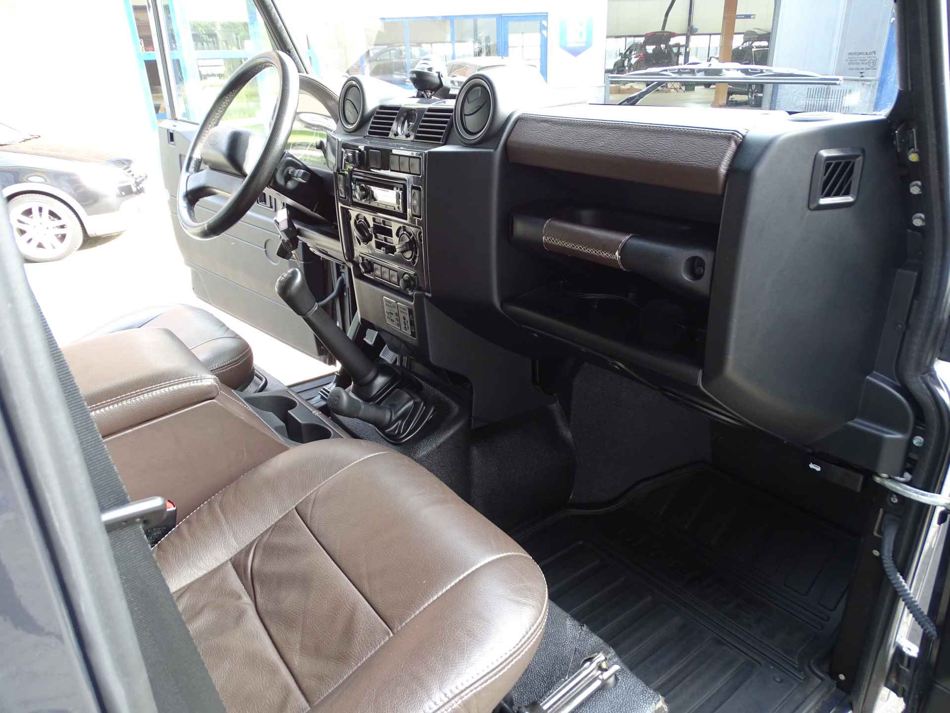 Land Rover Defender 2.2 D 130" S Crew Cab - 28/45