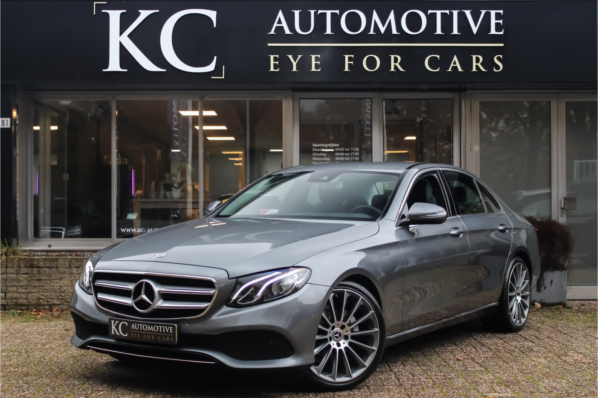 Mercedes-Benz E-Klasse 200 Premium + AMG | VAN: 28.950,- VOOR 27.560,- EINDEJAARSVOORDEEL: 1.390,- Sfeer | Camera