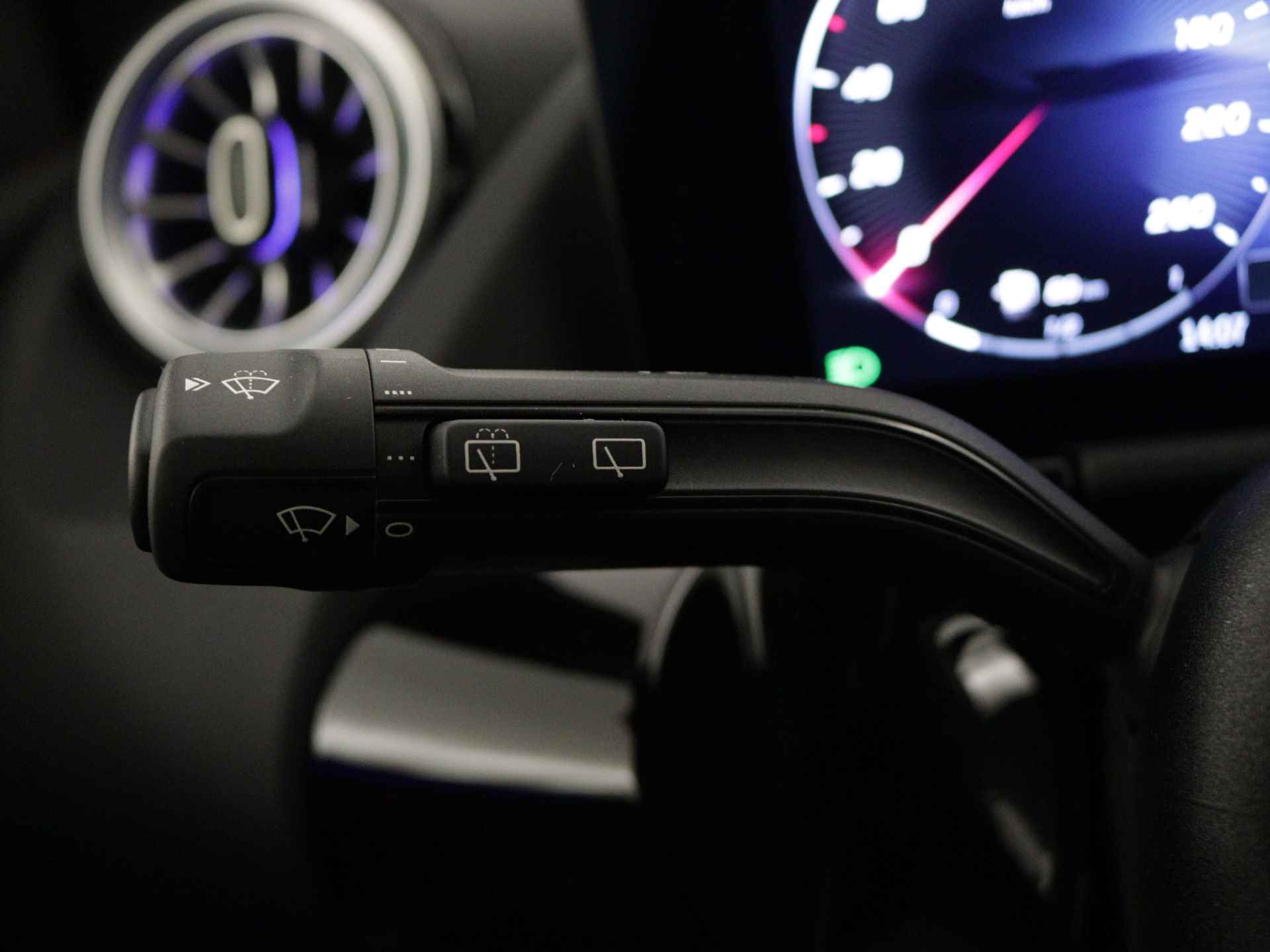 Mercedes-Benz B-Klasse 250 e AMG Line | Nightpakket | Premium pakket | USB-pakket plus | EASY PACK achterklep | Keyless-Go comfortpakket | Dodehoekassistent | Parkeerpakket met achteruitrijcamera | MBUX augmented reality voor navigatie | - 6/36