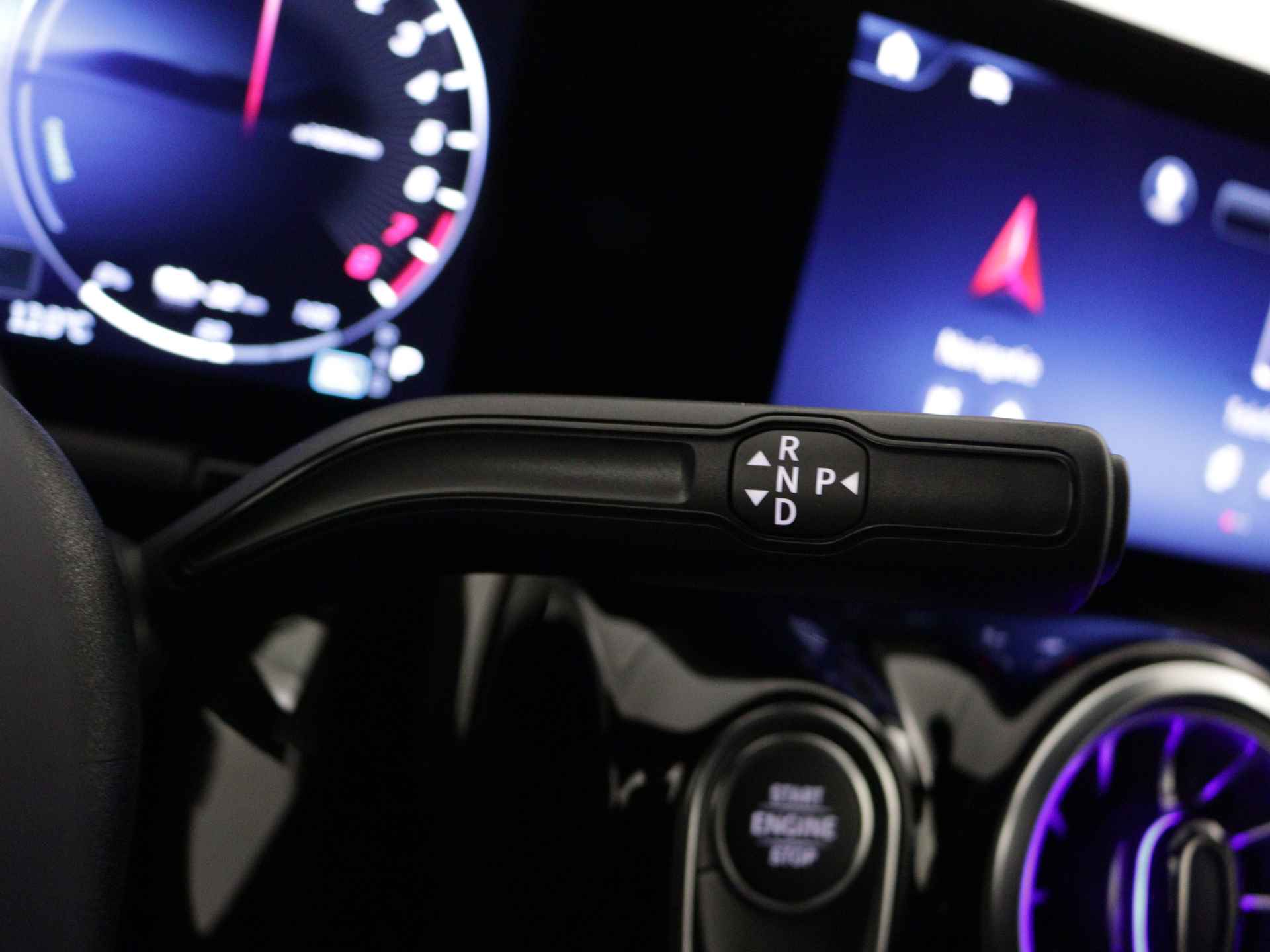Mercedes-Benz B-Klasse 250 e AMG Line | Nightpakket | Premium pakket | USB-pakket plus | EASY PACK achterklep | Keyless-Go comfortpakket | Dodehoekassistent | Parkeerpakket met achteruitrijcamera | MBUX augmented reality voor navigatie | - 17/36
