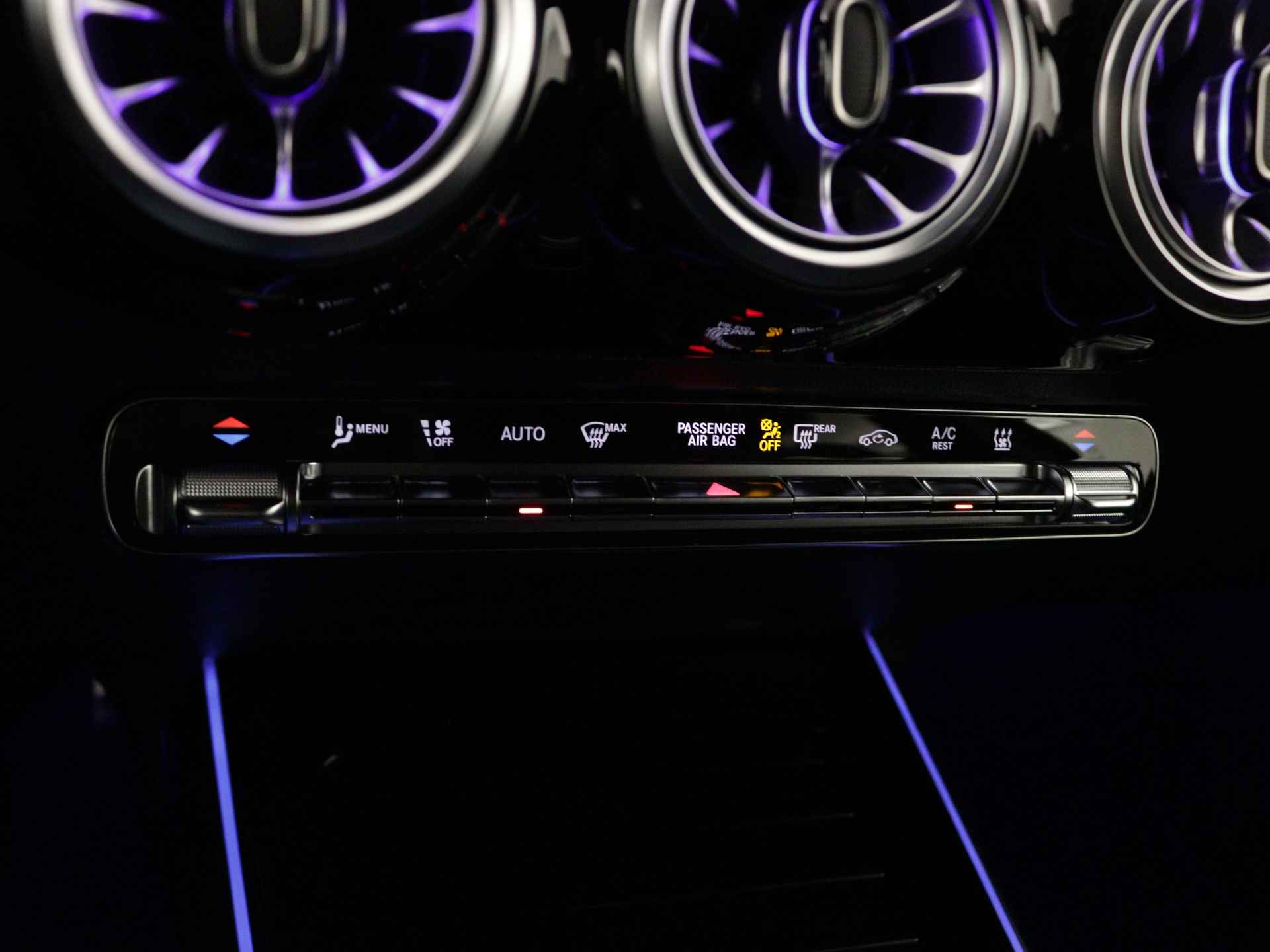 Mercedes-Benz B-Klasse 250 e AMG Line | Nightpakket | Premium pakket | USB-pakket plus | EASY PACK achterklep | Keyless-Go comfortpakket | Dodehoekassistent | Parkeerpakket met achteruitrijcamera | MBUX augmented reality voor navigatie | - 21/36