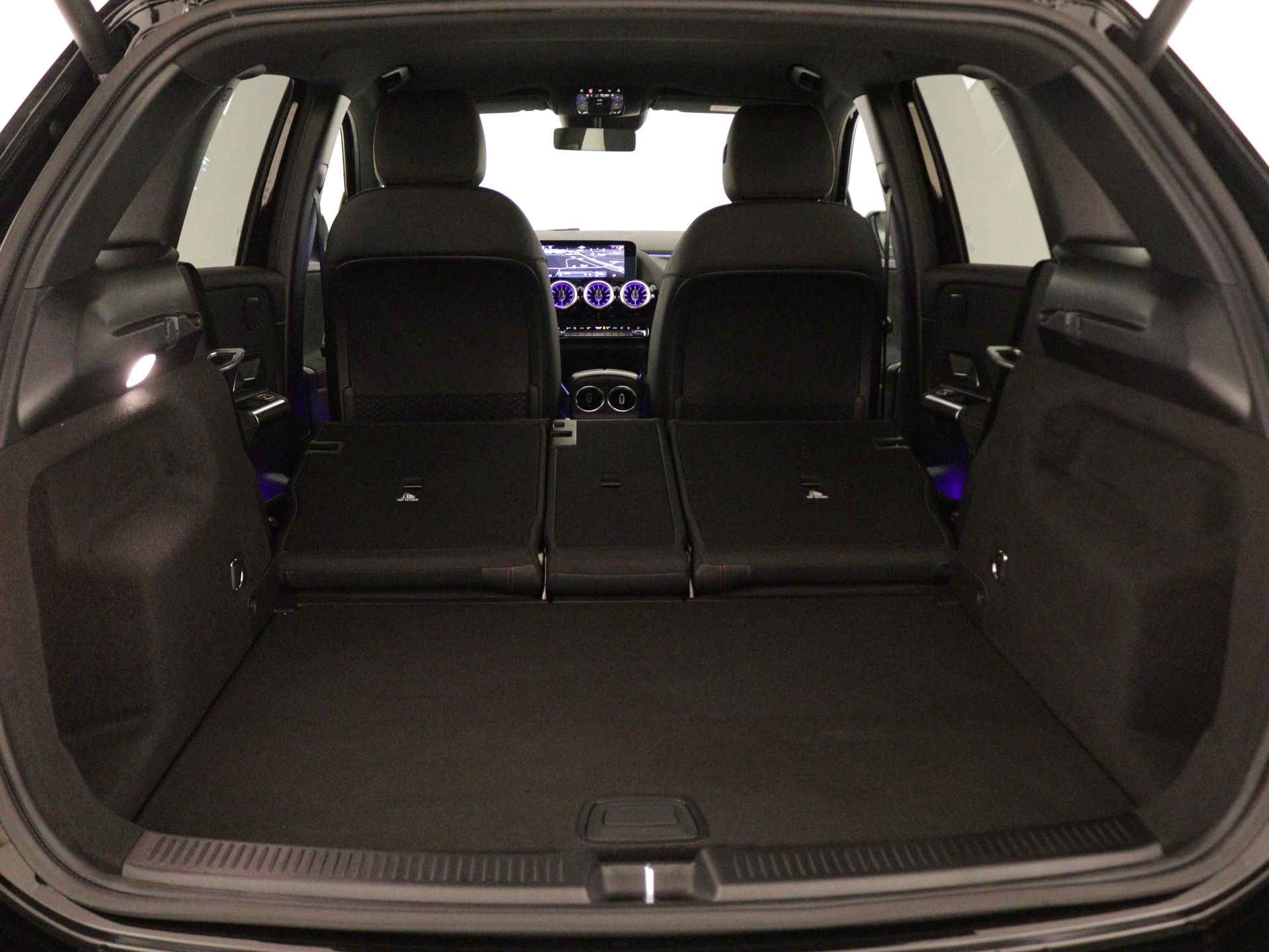 Mercedes-Benz B-Klasse 250 e AMG Line | Nightpakket | Premium pakket | USB-pakket plus | EASY PACK achterklep | Keyless-Go comfortpakket | Dodehoekassistent | Parkeerpakket met achteruitrijcamera | MBUX augmented reality voor navigatie | - 35/36