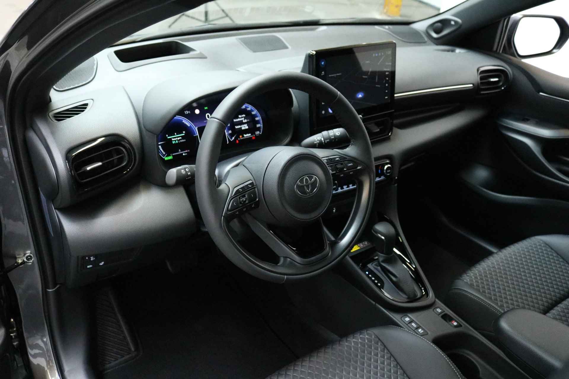 Toyota Yaris Hybrid 130 Executive, Panorama-dak, €1500 voordeel , NIEUW. DIRECT LEVERBAAR! - 9/41